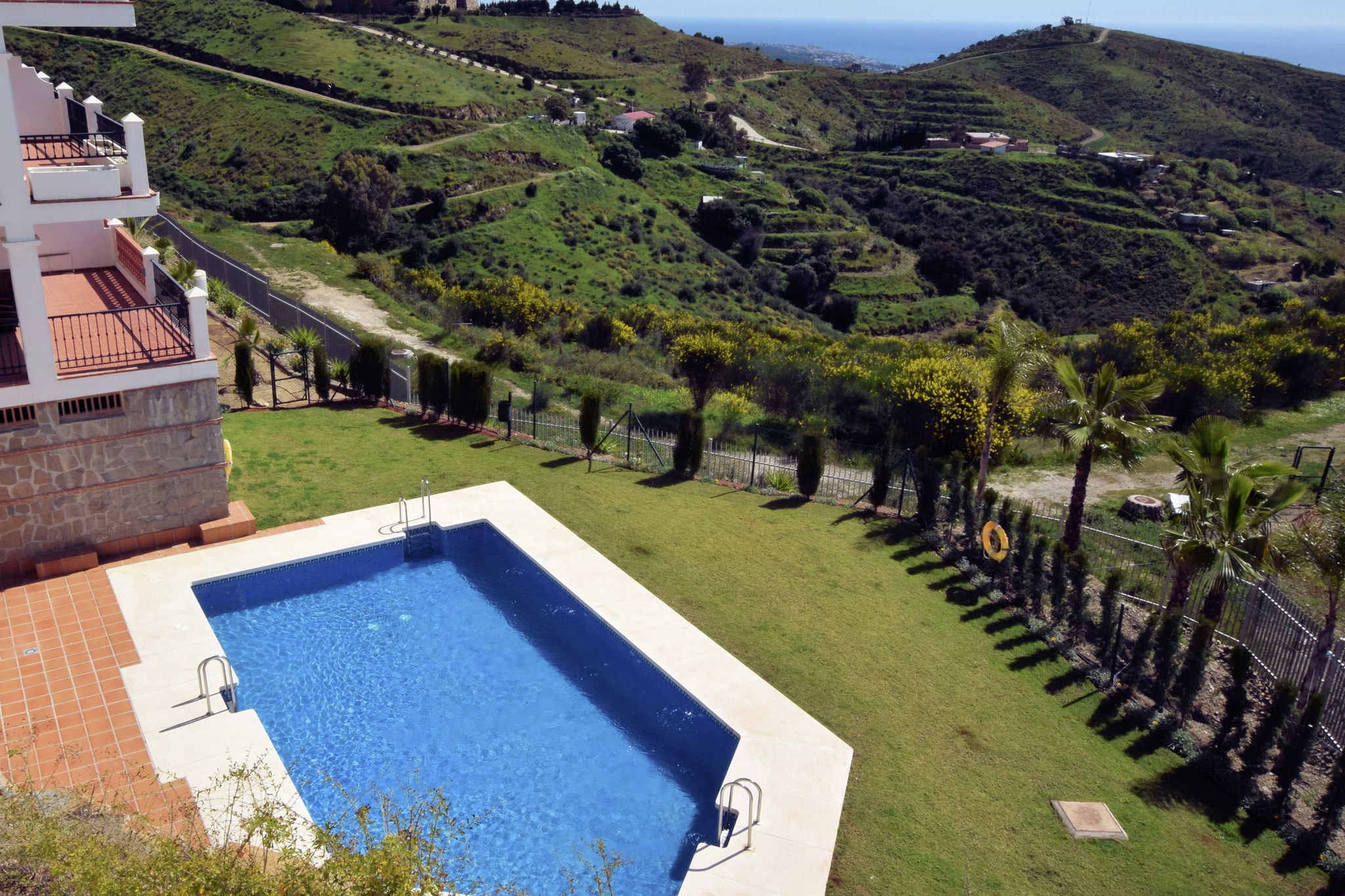 Mod. Ferienwohnung mit Gem.-Pool nahe dem Meer in Andalusien