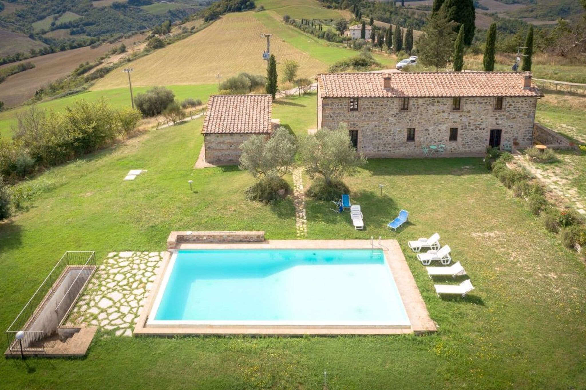 Rustieke villa in Toscane met privézwembad