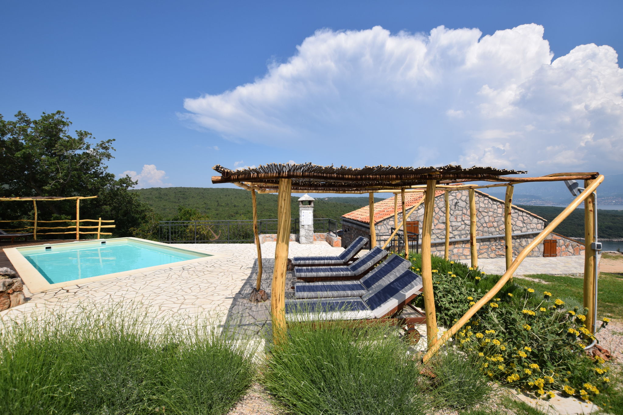 Charmant vakantiehuis op Krk met privézwembad
