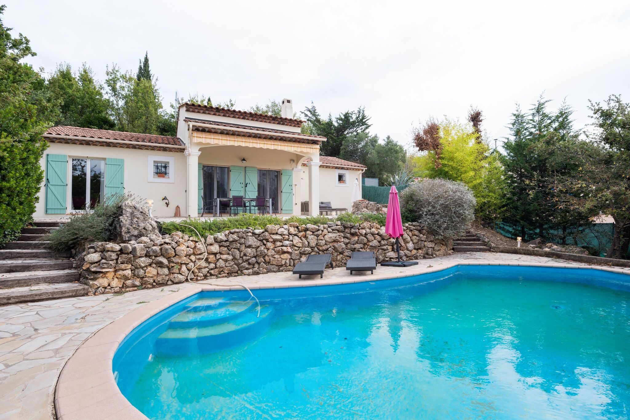 Beautiful villa with a quiet location in the green hinterland of FrÃ©jus