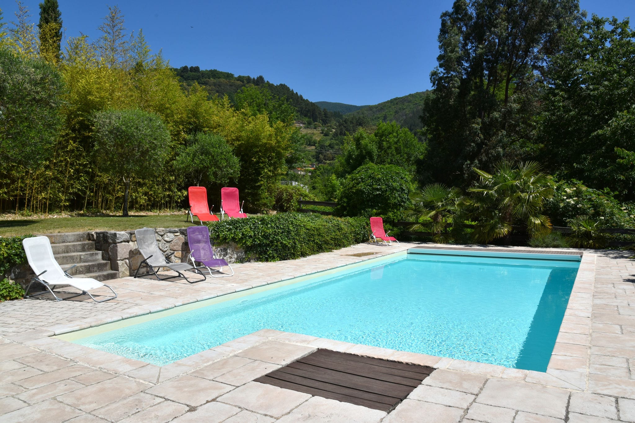 Rustig gelegen vakantiewoning in Ardèche met zwembad