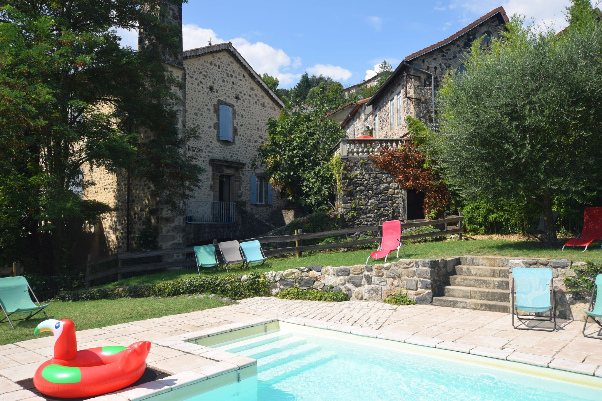Paisible maison de vacances avec piscine en Ardèche