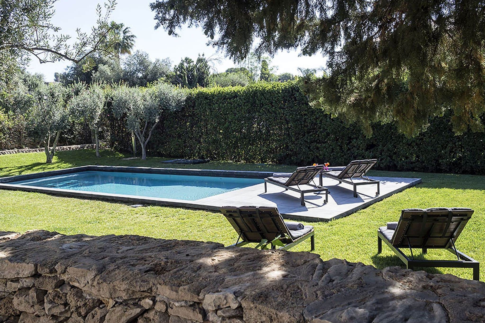 Lovely luxury villa with private pool just a few km from the center of Syracuse