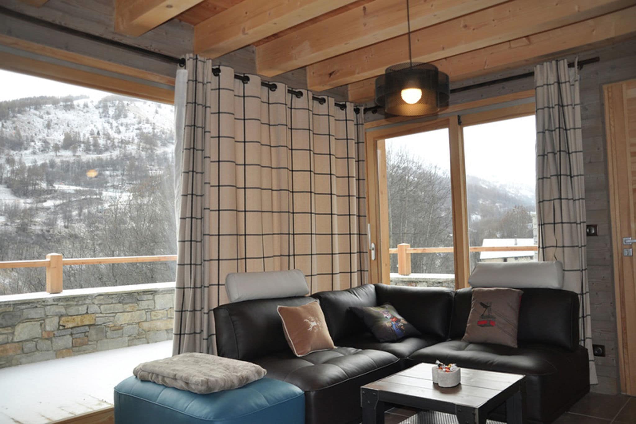 Panoramic chalet near the mountain village of Valloire