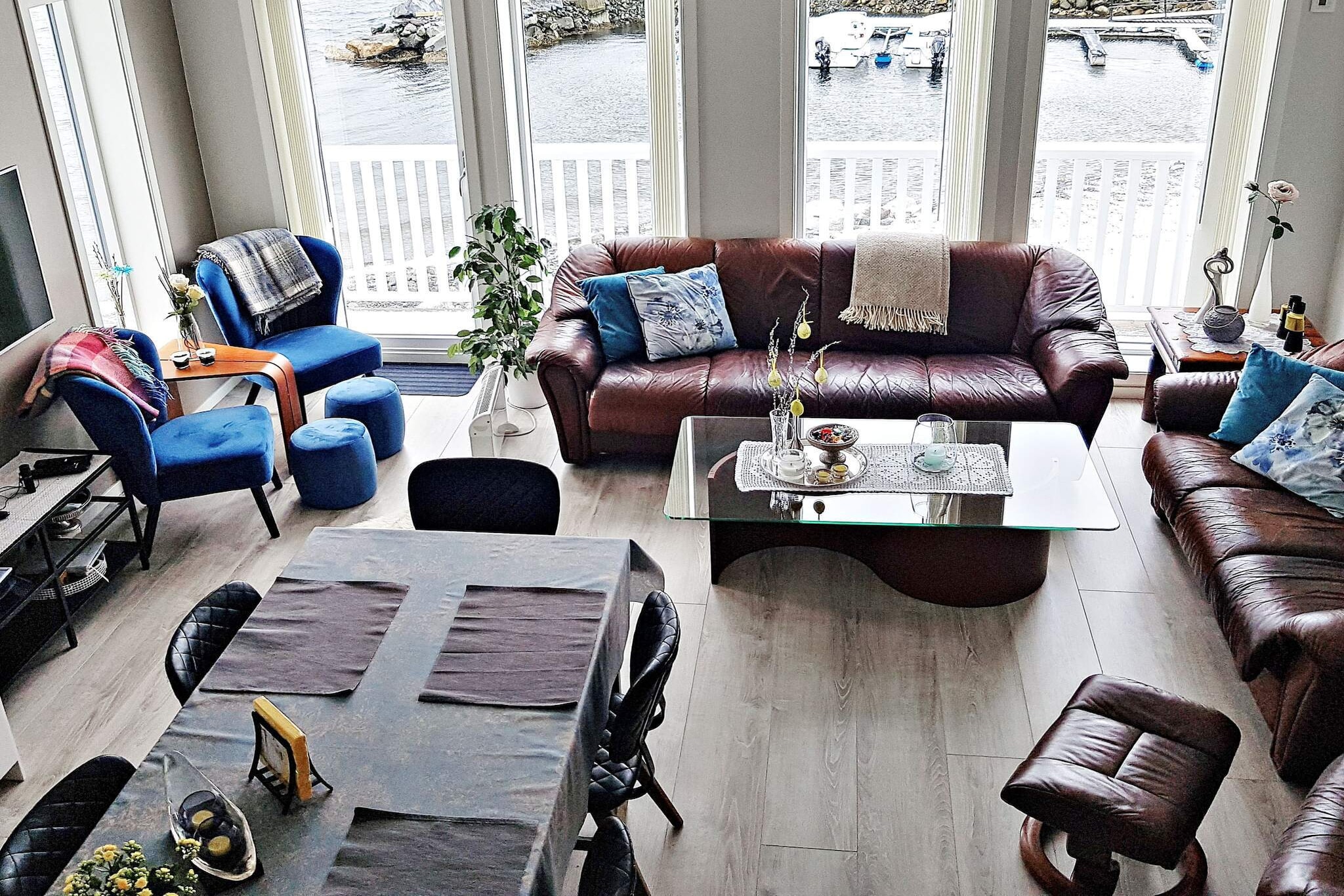 10 person holiday home in Brattvåg