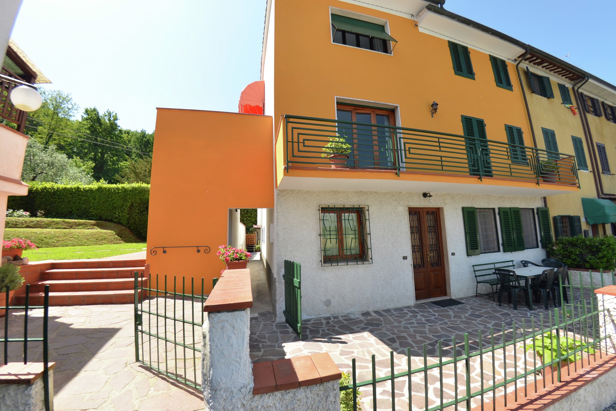 Exterior Summer