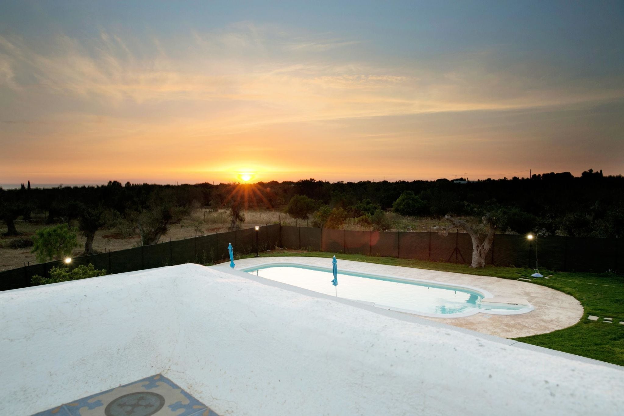 Ruime accommodatie in Torre Suda met privézwembad en bubbelbad