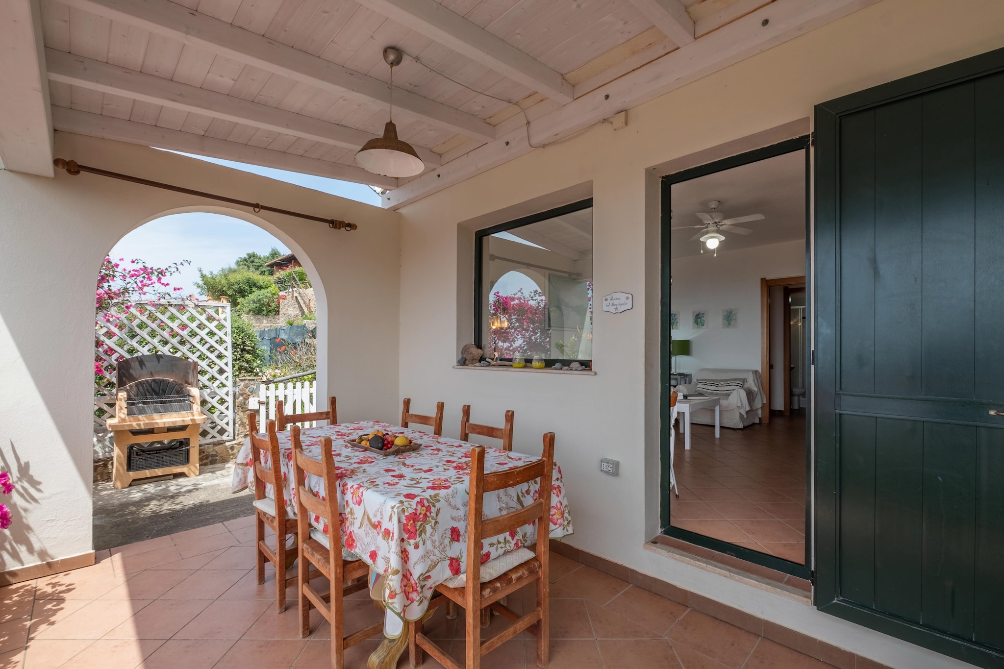 Picturesque flat with sea view
