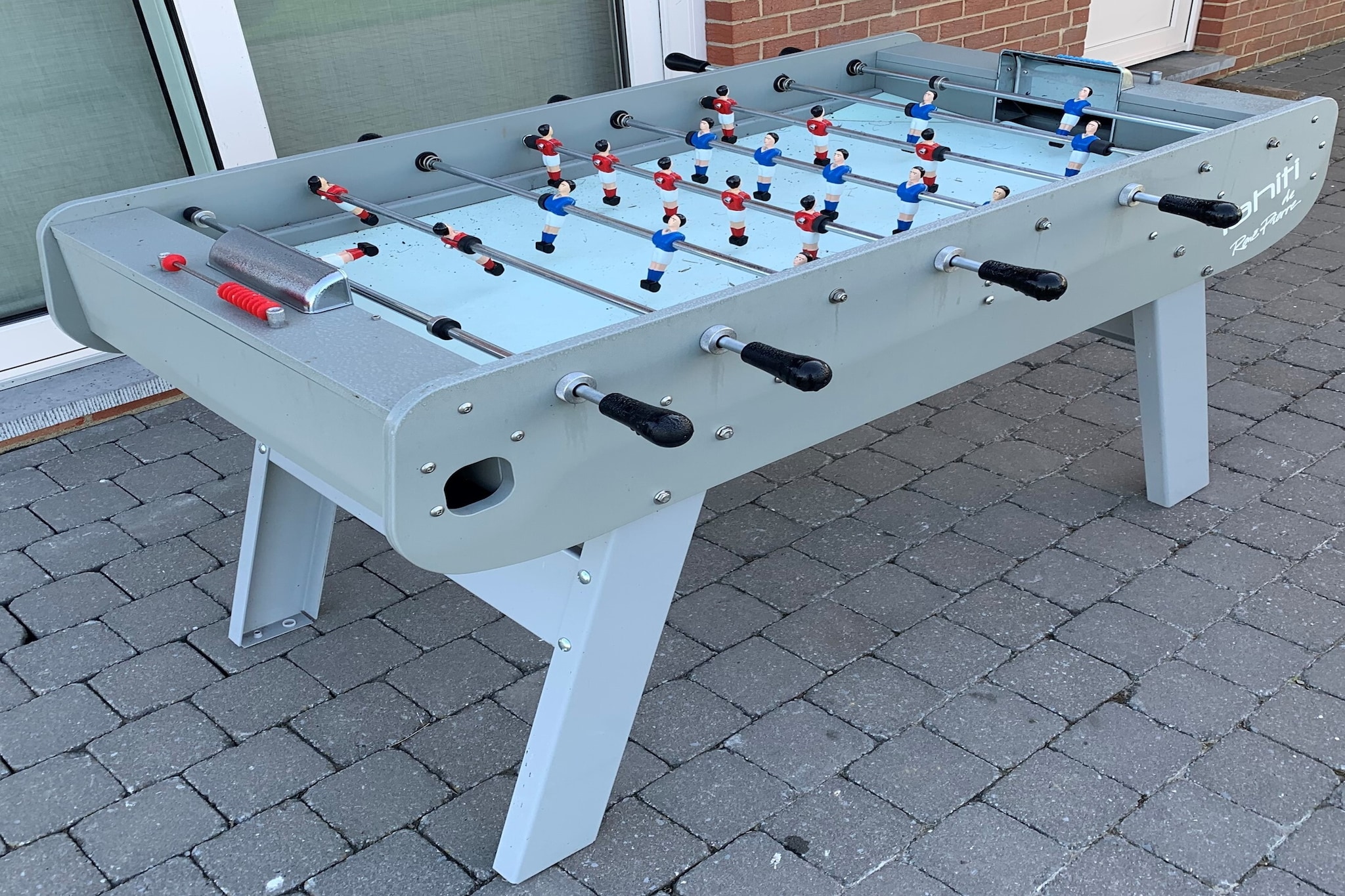 Ground floor: (hallway, open kitchen(cooker, coffee machine, espresso machine, oven, microwave, dishwasher), Living/diningroom(TV, stove(wood), stereo unit), Bedroom with bathroom(double bed(180 x 200 cm), shower, 2x washbasin), toilet, recreation room(table football), stove)\n\nOn the 1st floor: (bedroom(4x single bed), bedroom(single bed), bedroom(2x single bed), bathroom(fridge-freezer, bath tub, shower, 2x washbasin, toilet, hairdryer))\n\nstreamingservice, bathtub or shower, heating(central), terrace(60 m2), garden, garden, garden furniture, BBQ, parking, parasol, table tennis table, children\'s bed, high chair, party games