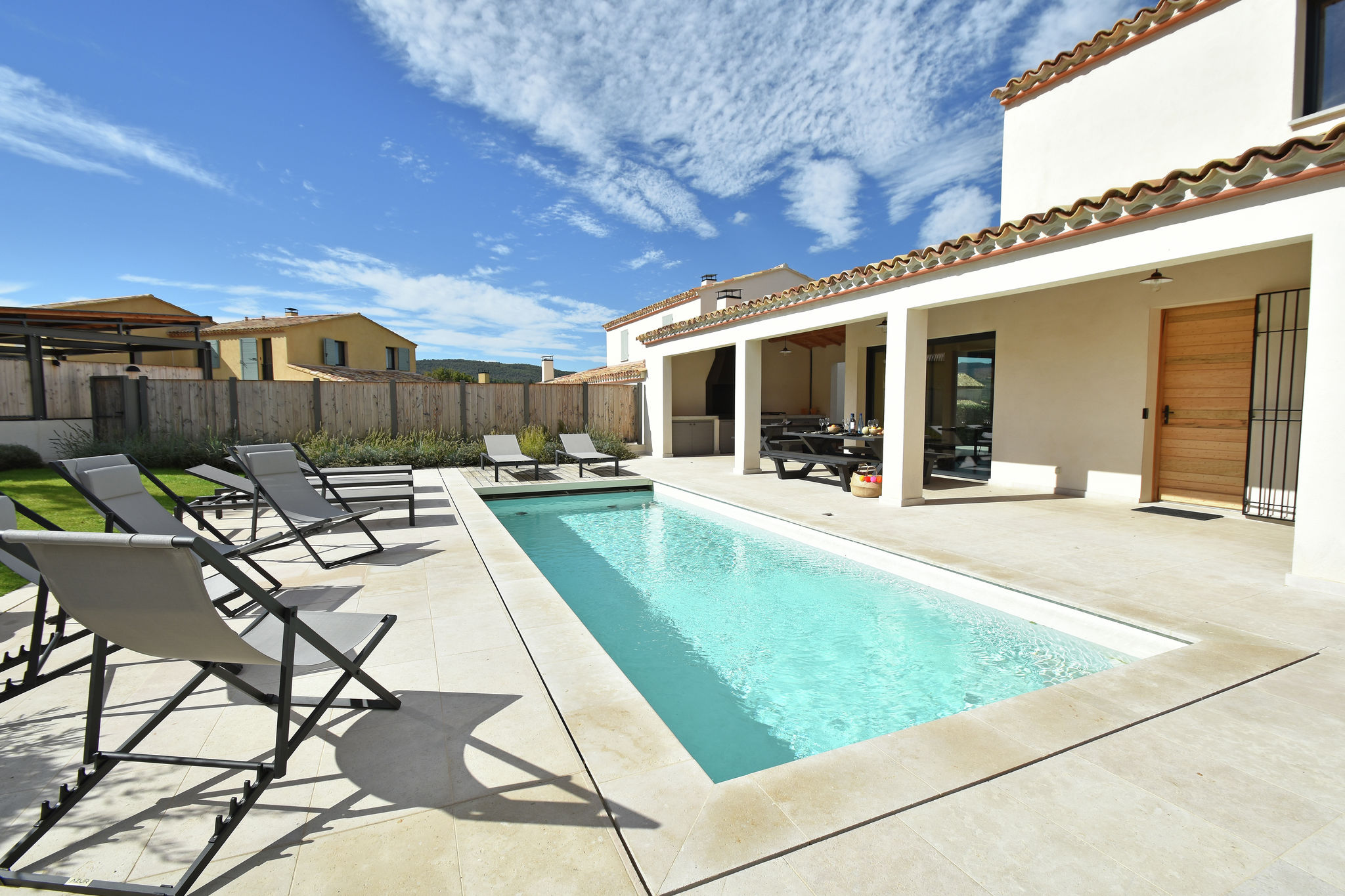 Luxury Villa in Malaucène with Private Swimming Pool