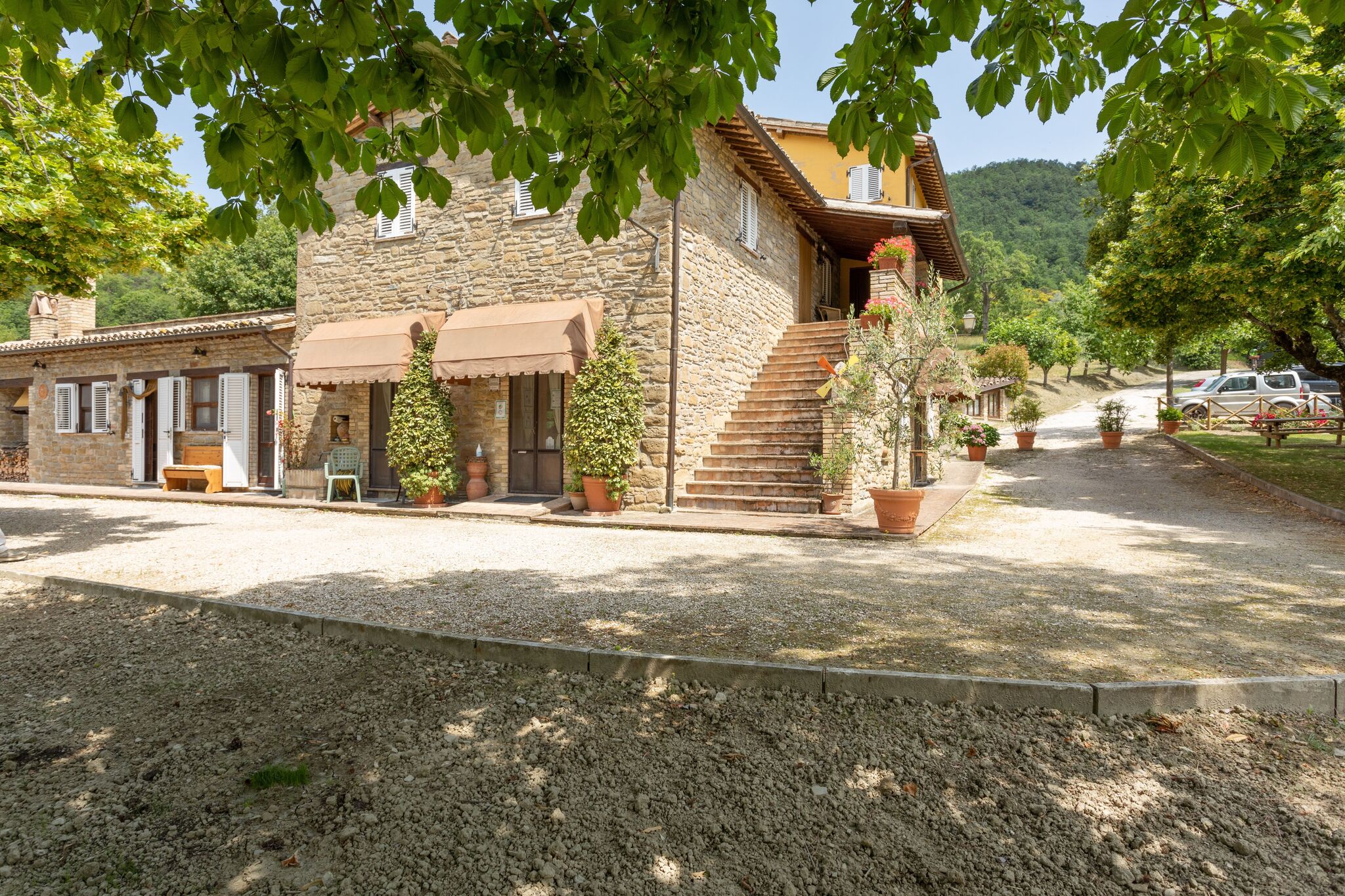 Authentiek landhuis in Assisi met een zwembad en een tuin