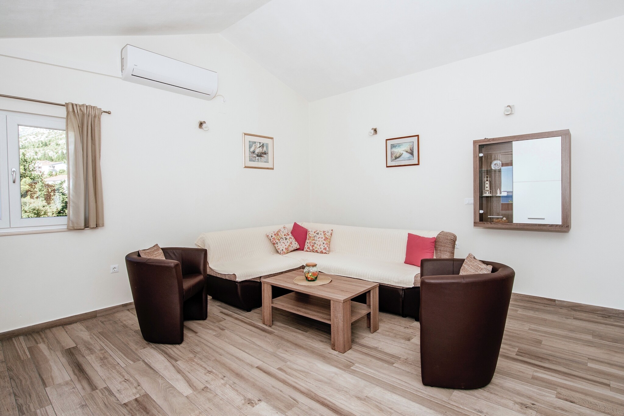 This modern 2-bedroom apartment is in Starigrad. It is ideal for a family and can accommodate 6 guests. This has a furnished garden and barbecue for you to enjoy and relax.
The sea lies 100 m from the apartment if you like to spend a day by the bay. The nearest grocery store and restaurants are 500 m from the stay. The town centre is 1 km from the property. Forest is 2 km from apartment. Zadar lies 15 km away.
A balcony in place offers an opportunity to spend some precious moments with dear ones. An air conditioning and central heating are in place for you to have a comfortable stay. Play equipment is offered to the little guest for a small fee. Parking is available in the premises for a hustle-free stay. A barbecue is available for you to play around with your culinary skills.
The nearest airport is 50 km from the apartment.
You can check in from 2-8 PM and you can check-out from 8-10 AM.