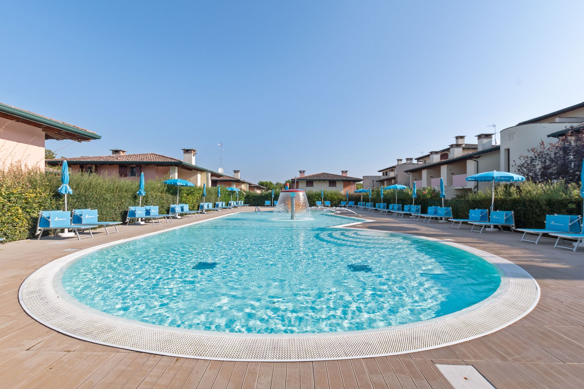 Gemütliche Ferienwohnung in Lido delle Nazioni mit Pool
