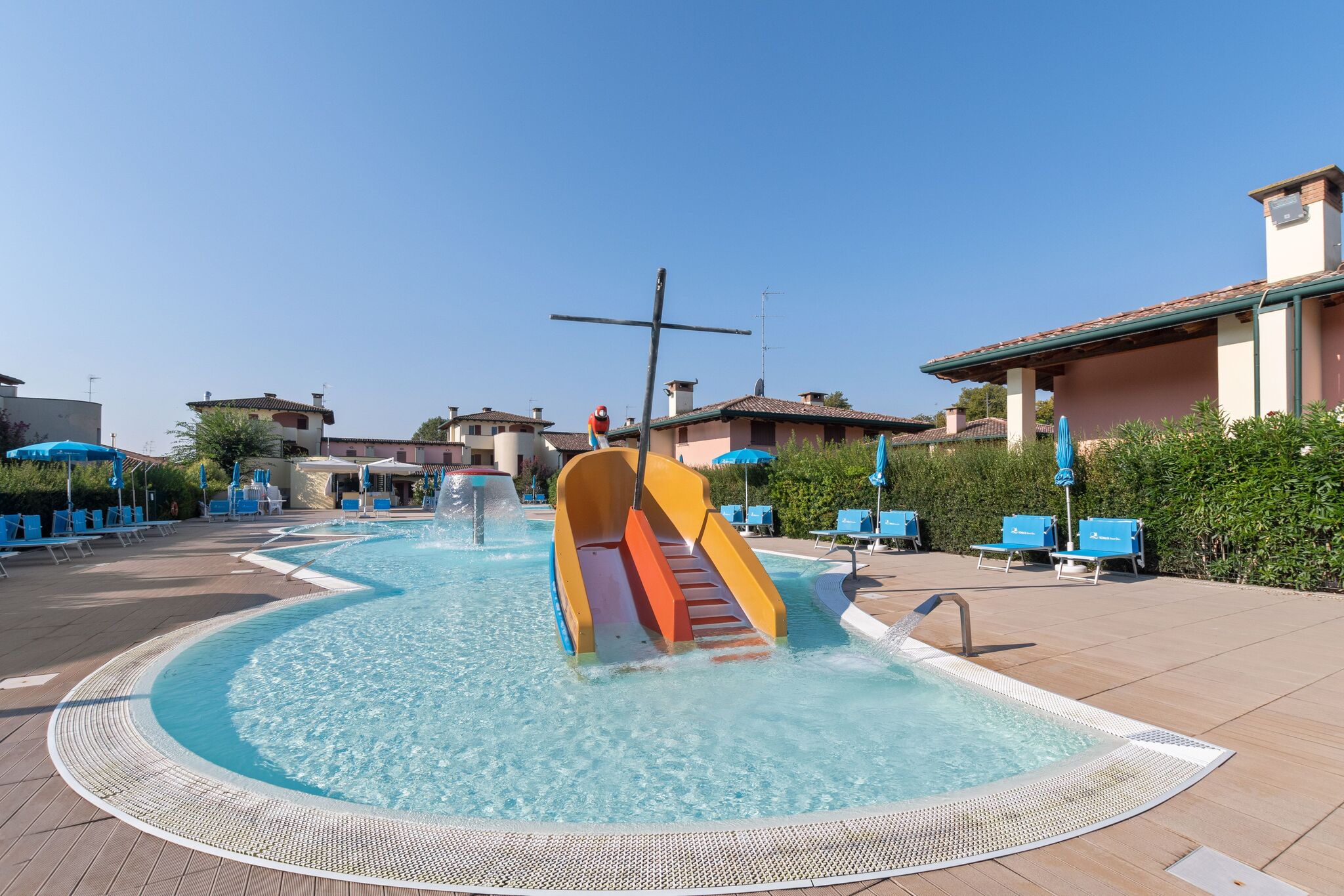 Gemütliche Ferienwohnung in Lido delle Nazioni mit Pool