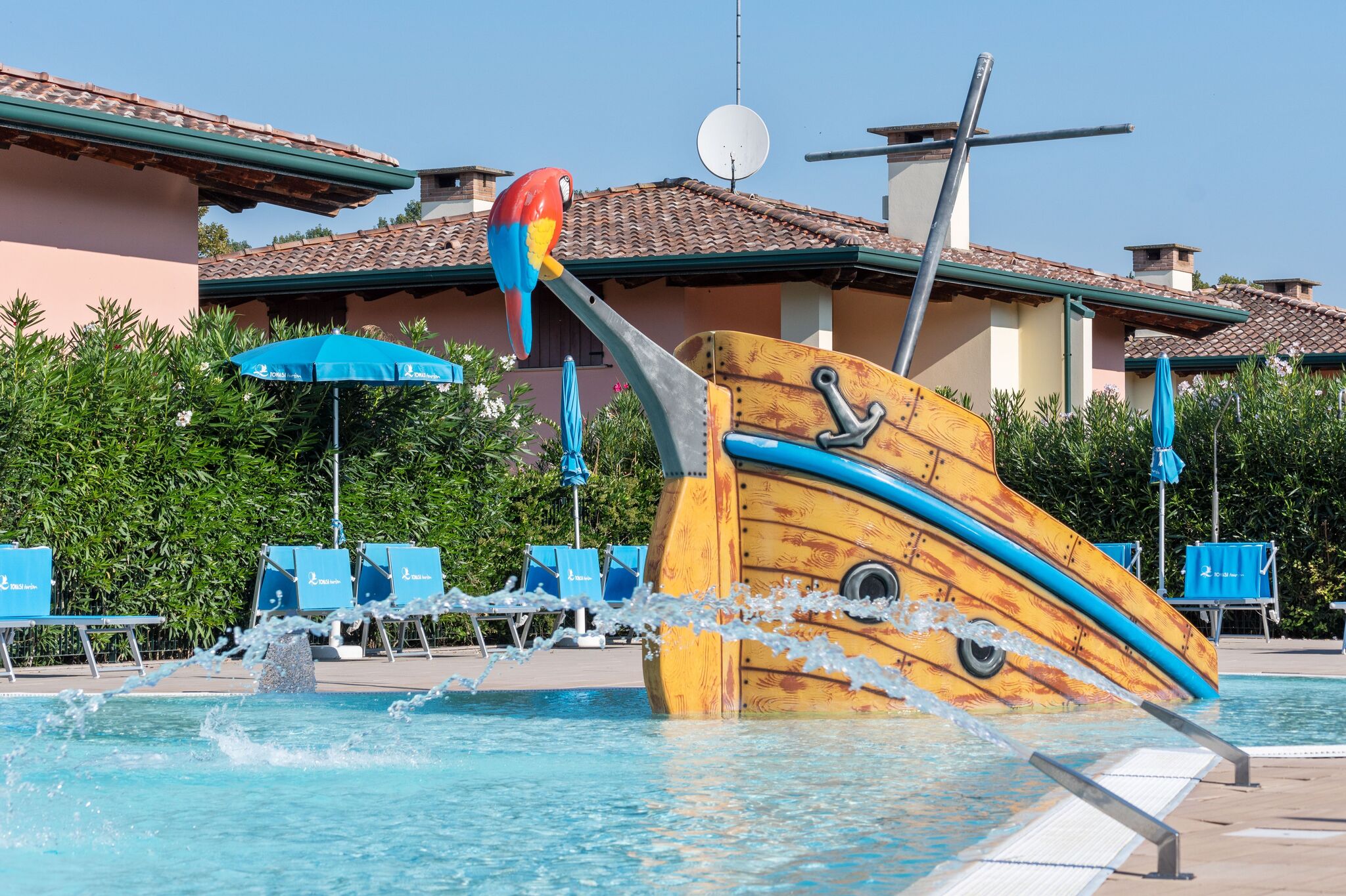 Luxe vakantiehuis in Lido delle Nazioni met zwembad