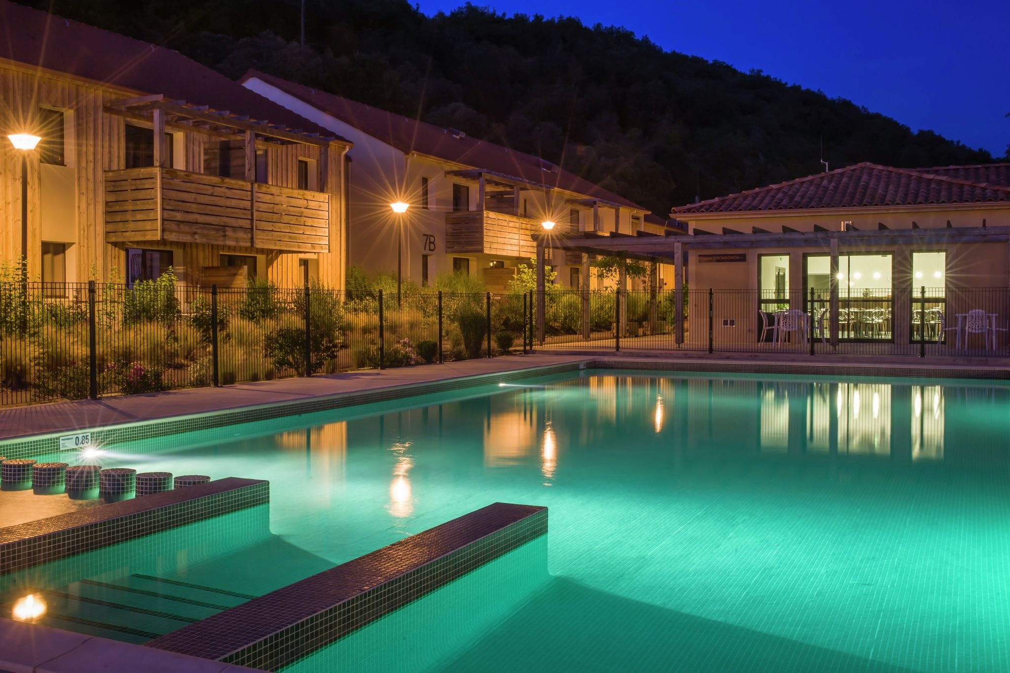 Leuk appartement aan een gezamenlijk zwembad in de Dordogne