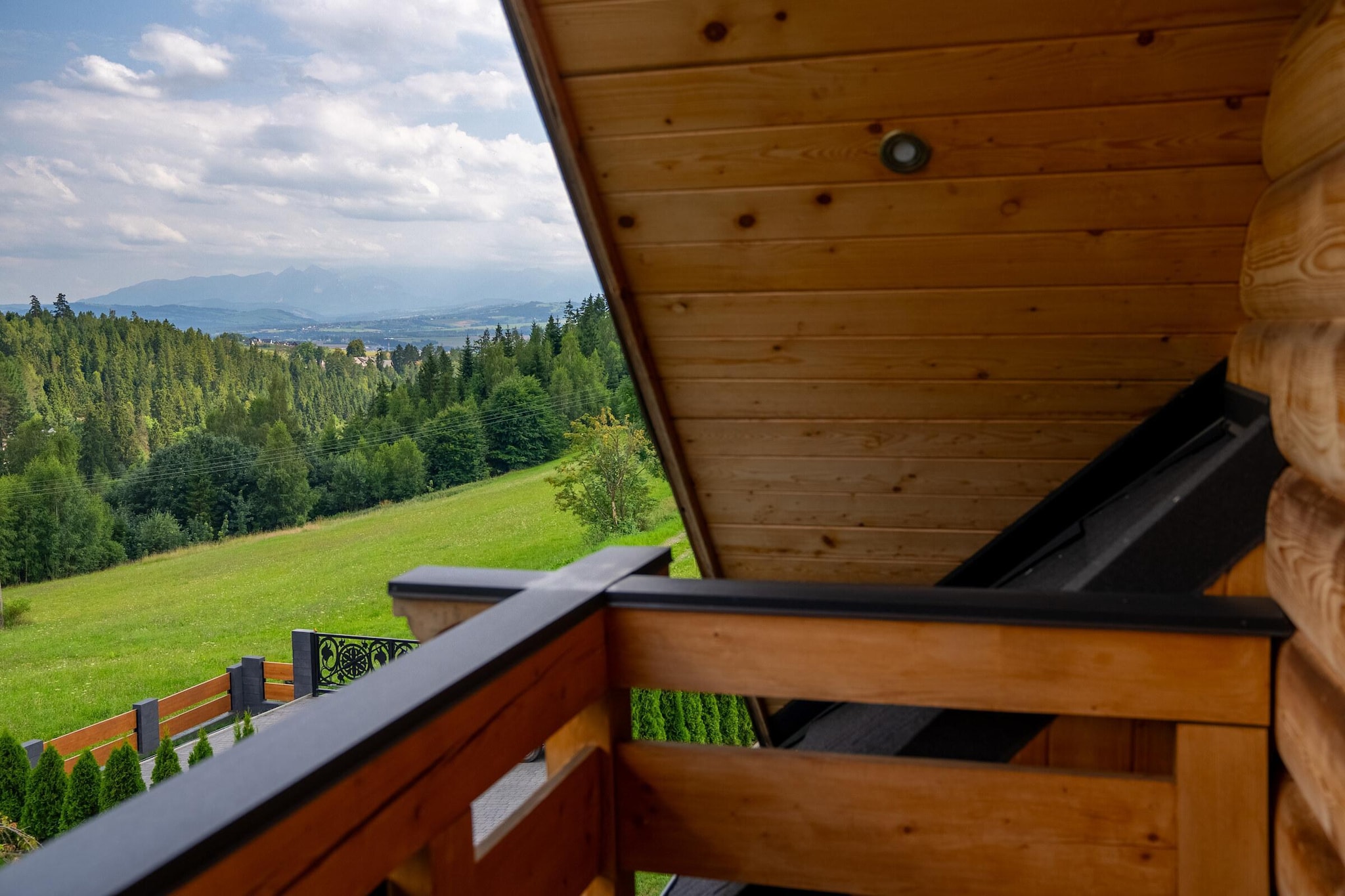 A luxury villa in the Tatra Mountains-Terrasbalkon