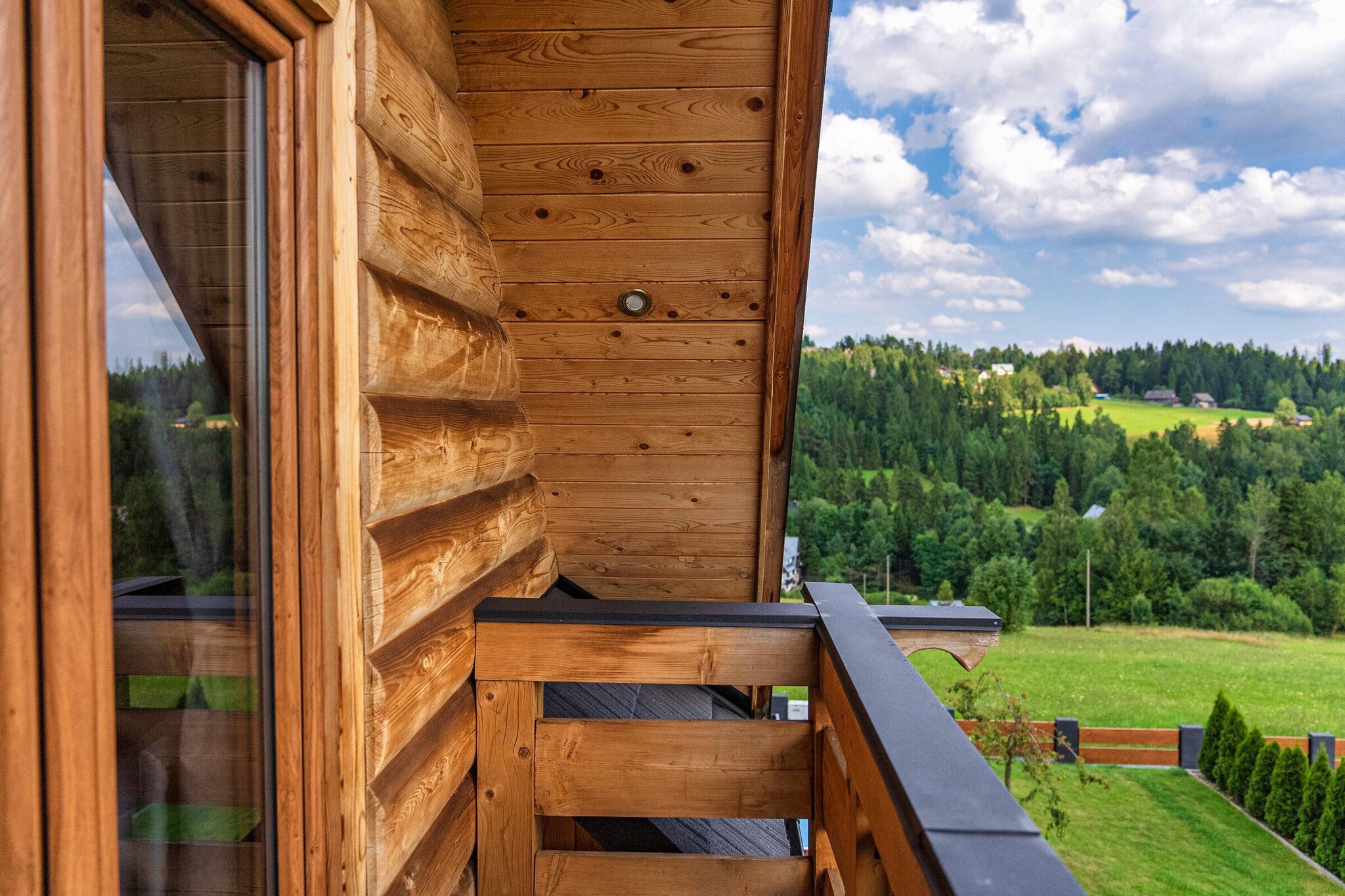 A luxury villa in the Tatra Mountains-Terrasbalkon