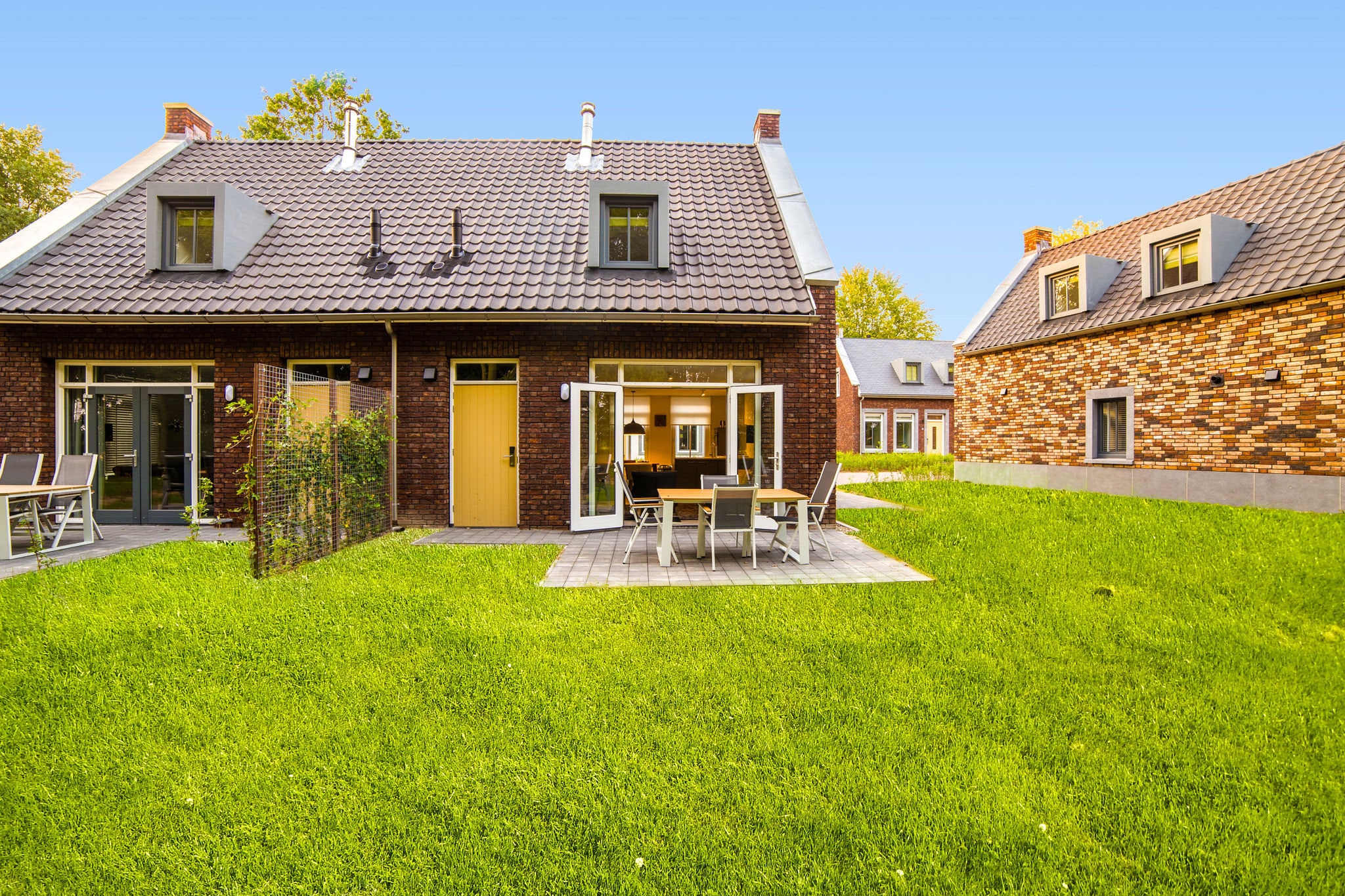 Villa with dishwasher, 4 km. from Maastricht