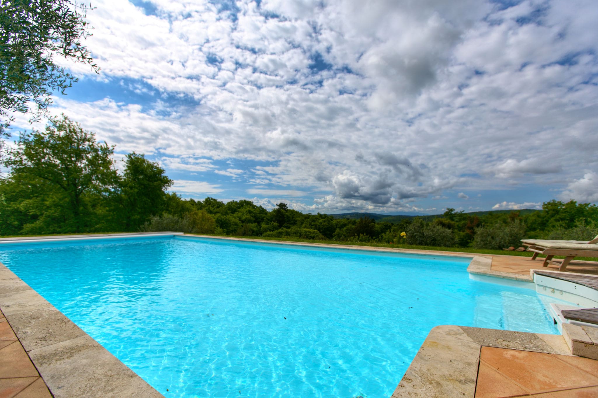 Ländliche Villa mit beheiztem Schwimmbad großer Terrasse und schöner Aussicht