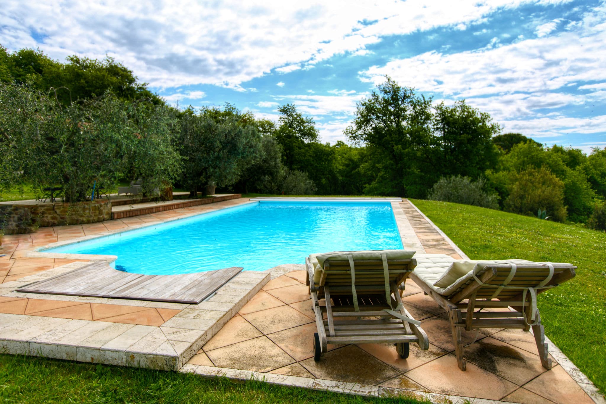 Ländliche Villa mit beheiztem Schwimmbad großer Terrasse und schöner Aussicht
