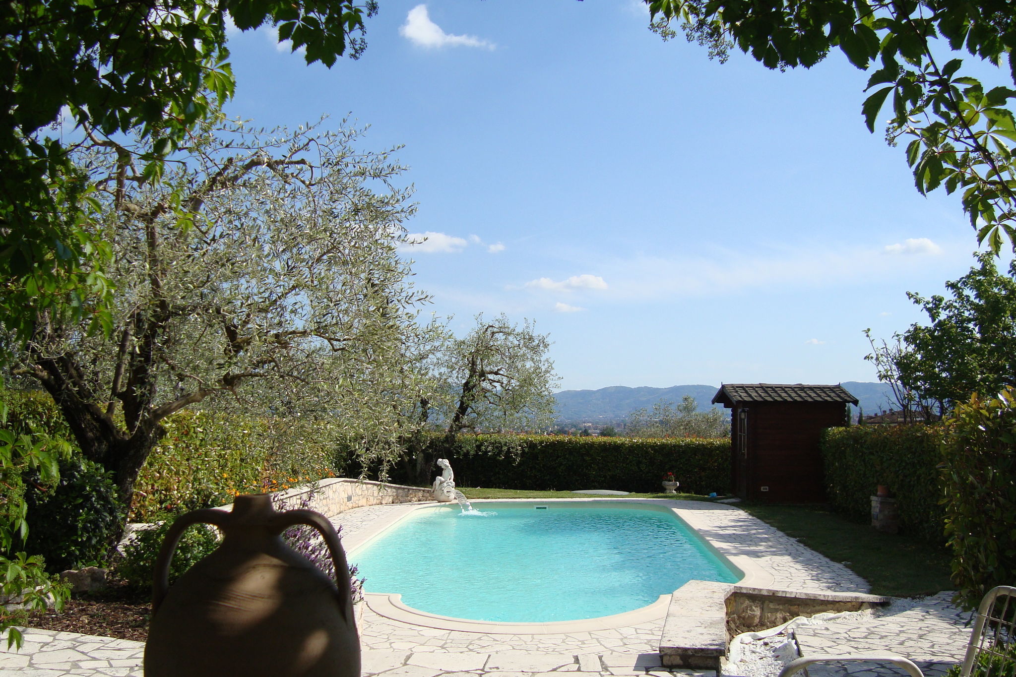Op het platteland rond Pistoia met zwembad en tuin, uitstekend om buiten te eten