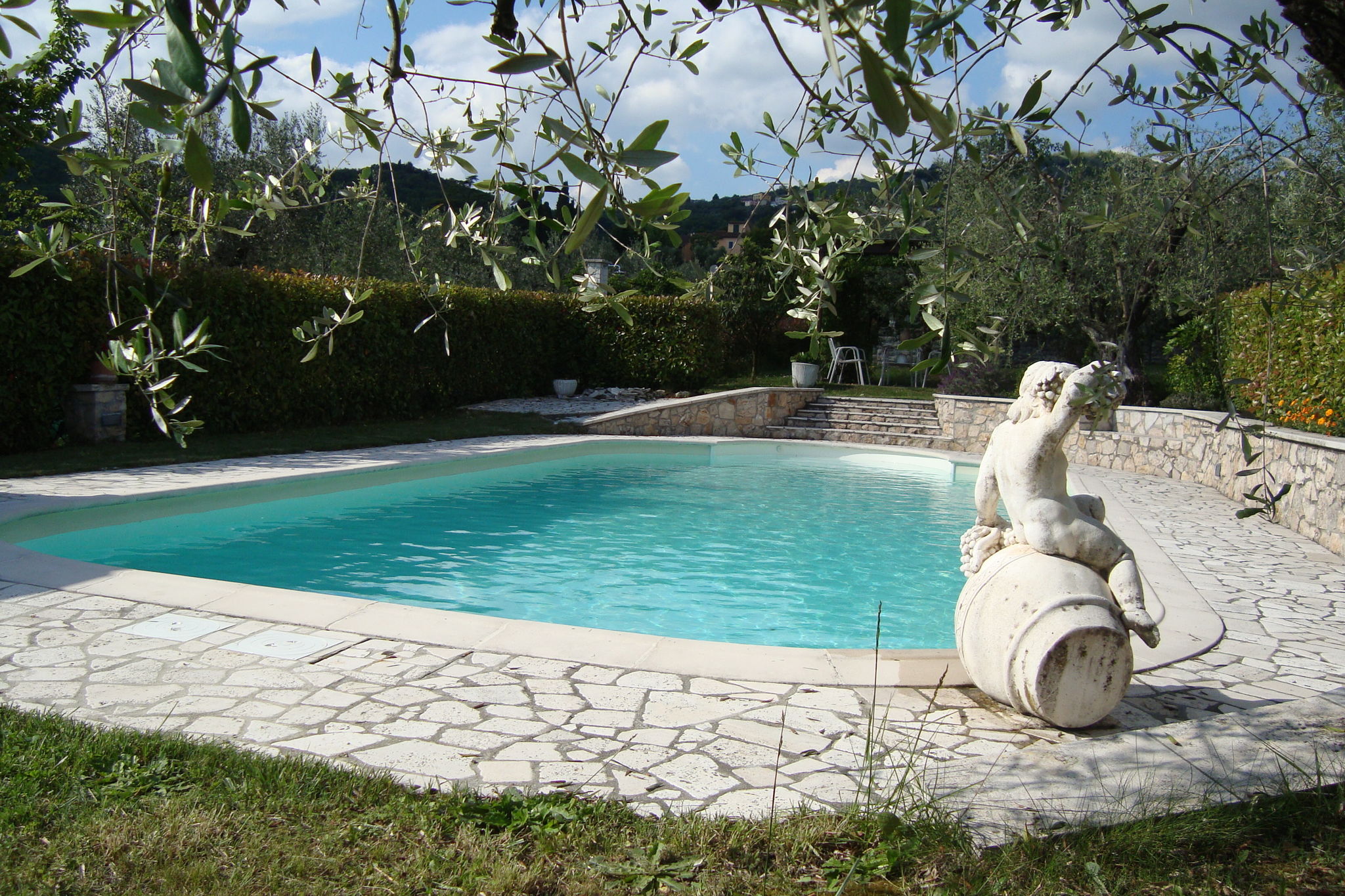 Op het platteland rond Pistoia met zwembad en tuin, uitstekend om buiten te eten