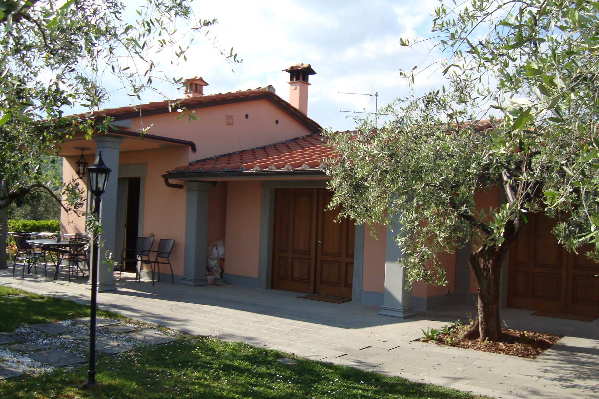 House in the Pistoia countryside with pool and garden, ideal for outdoor lunches