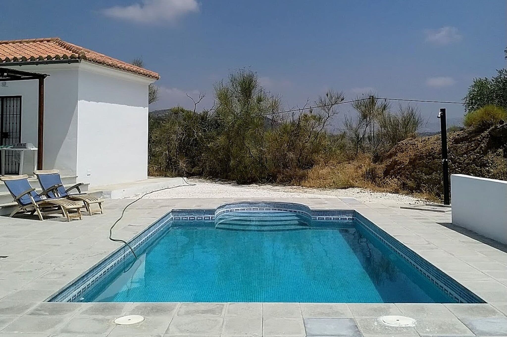 Einfaches Ferienhaus in Almogía mit privatem Pool