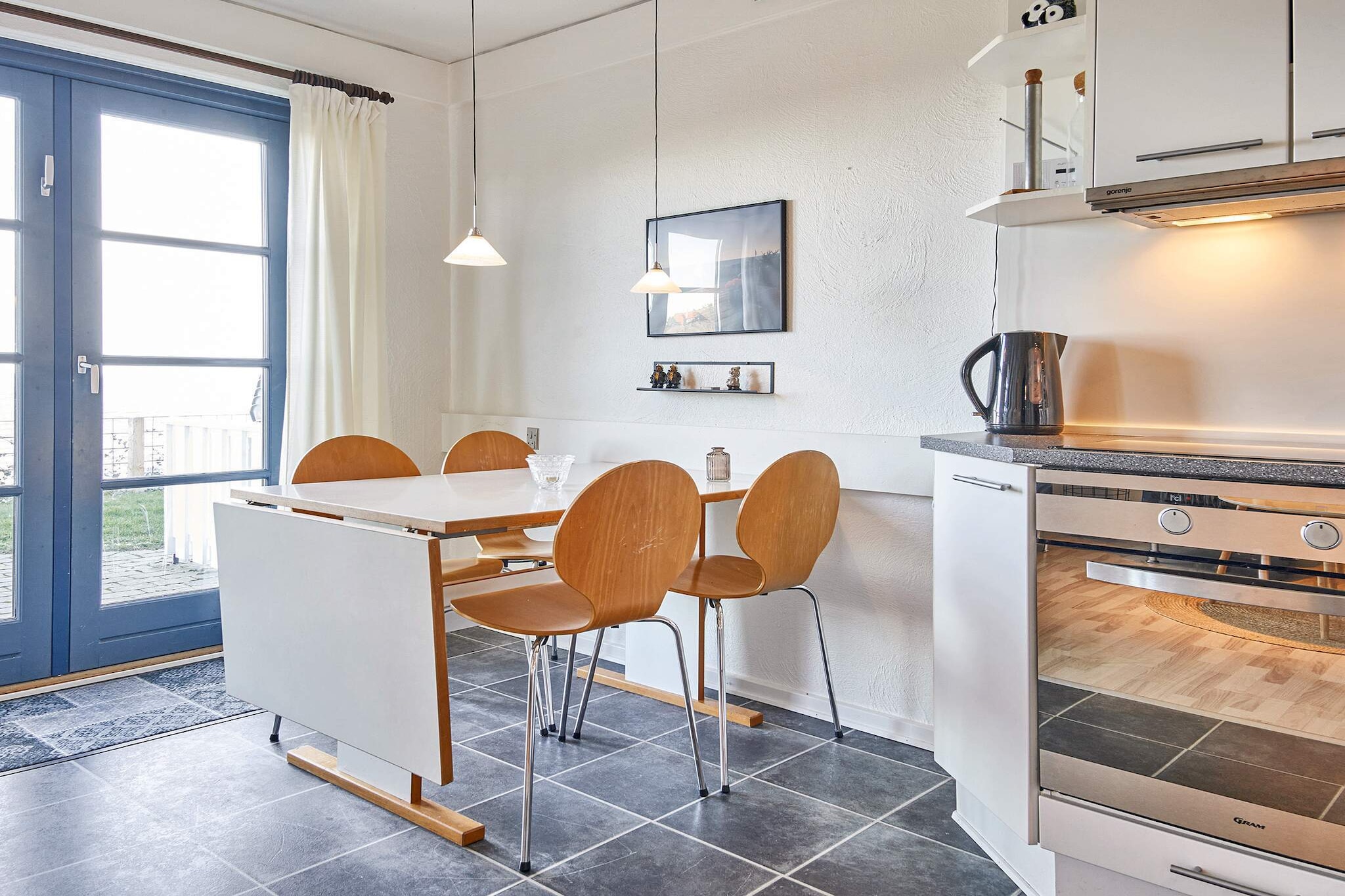 3 room w/seaview-Binnen