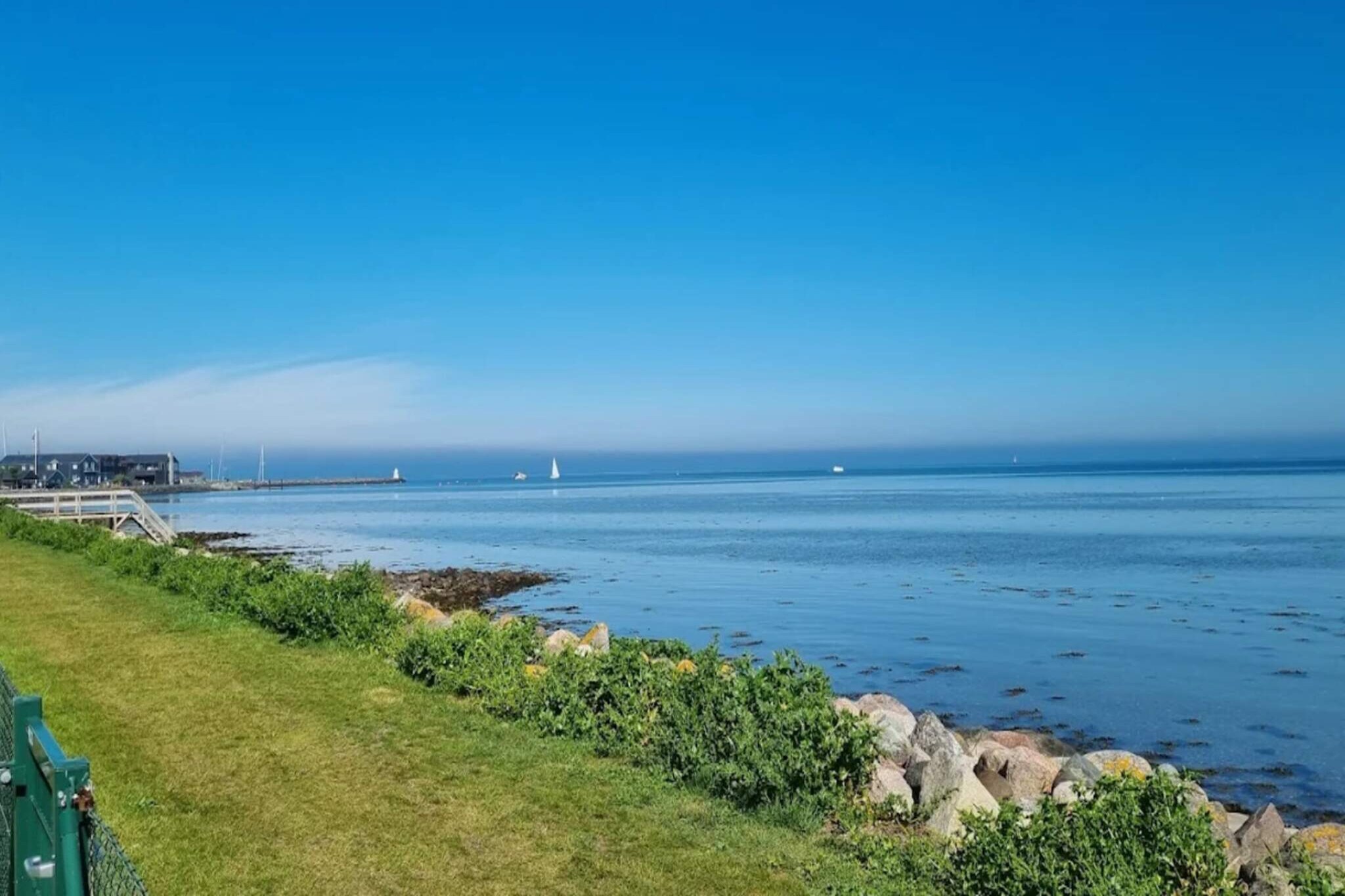 3 room,ground floor - Water view