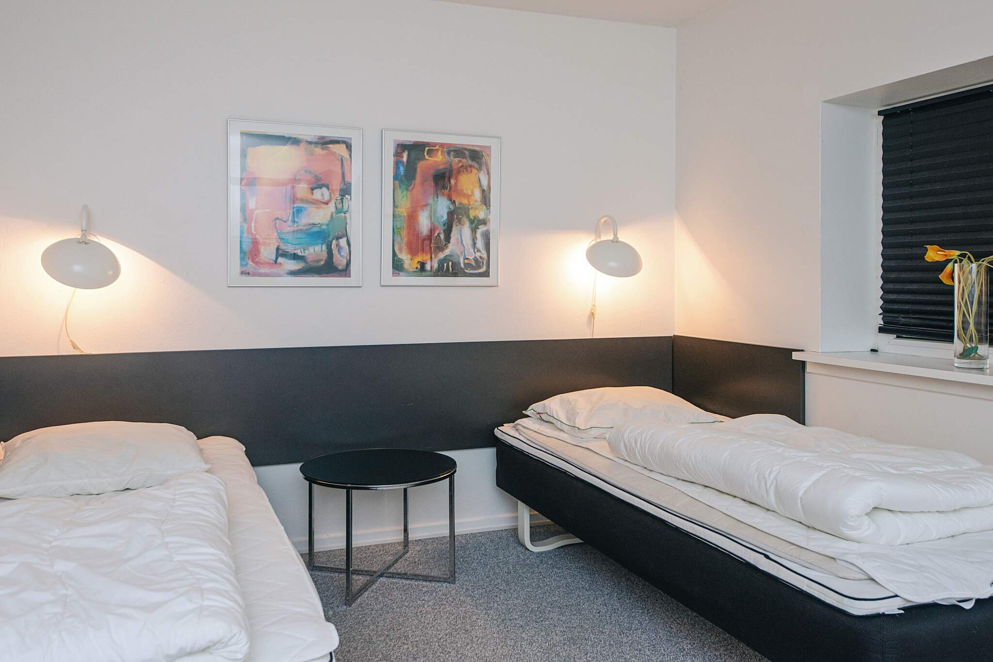 2 rooms w/partially seaview - Binnen