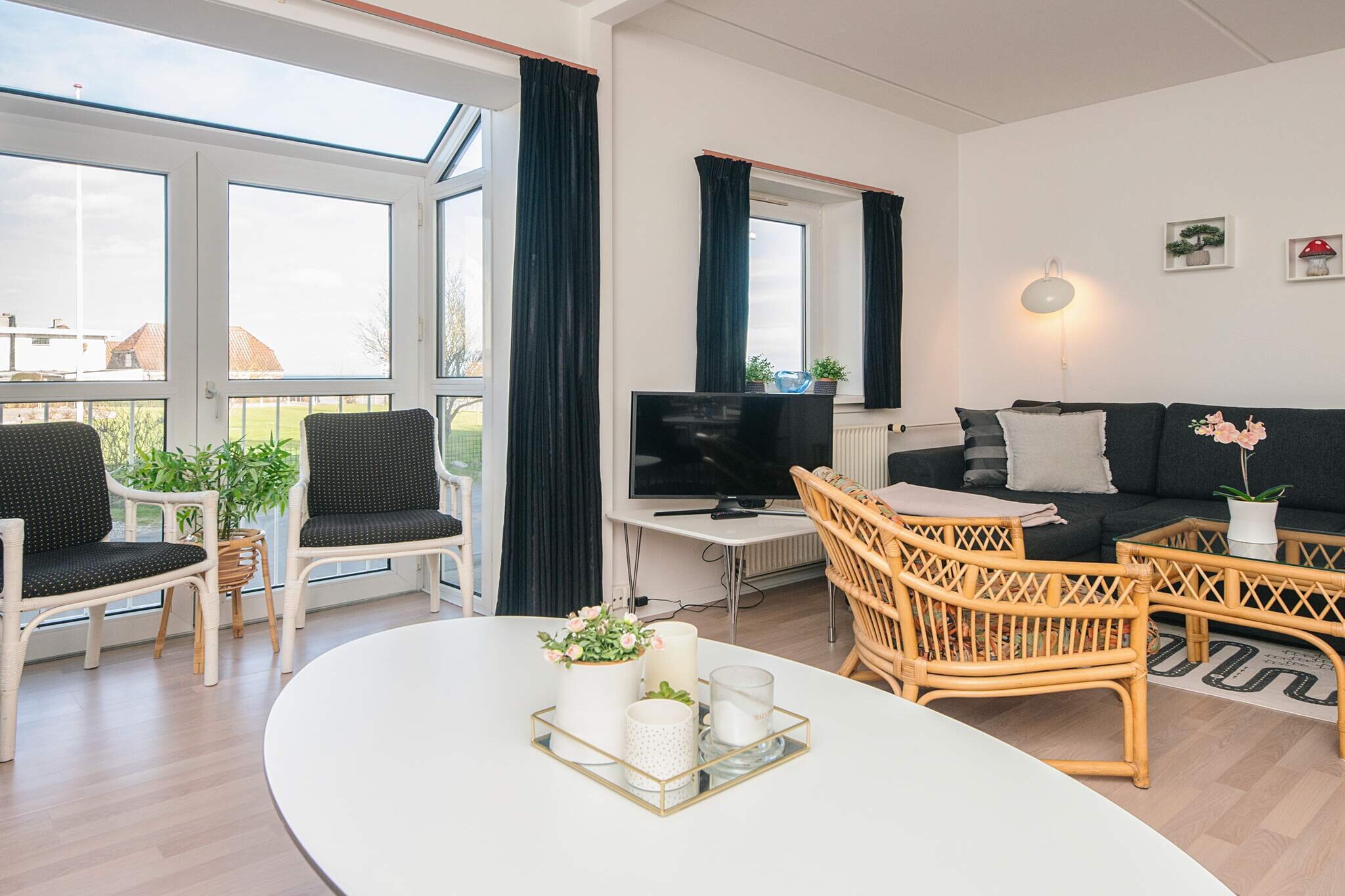 2 rooms w/partially seaview - Intérieur