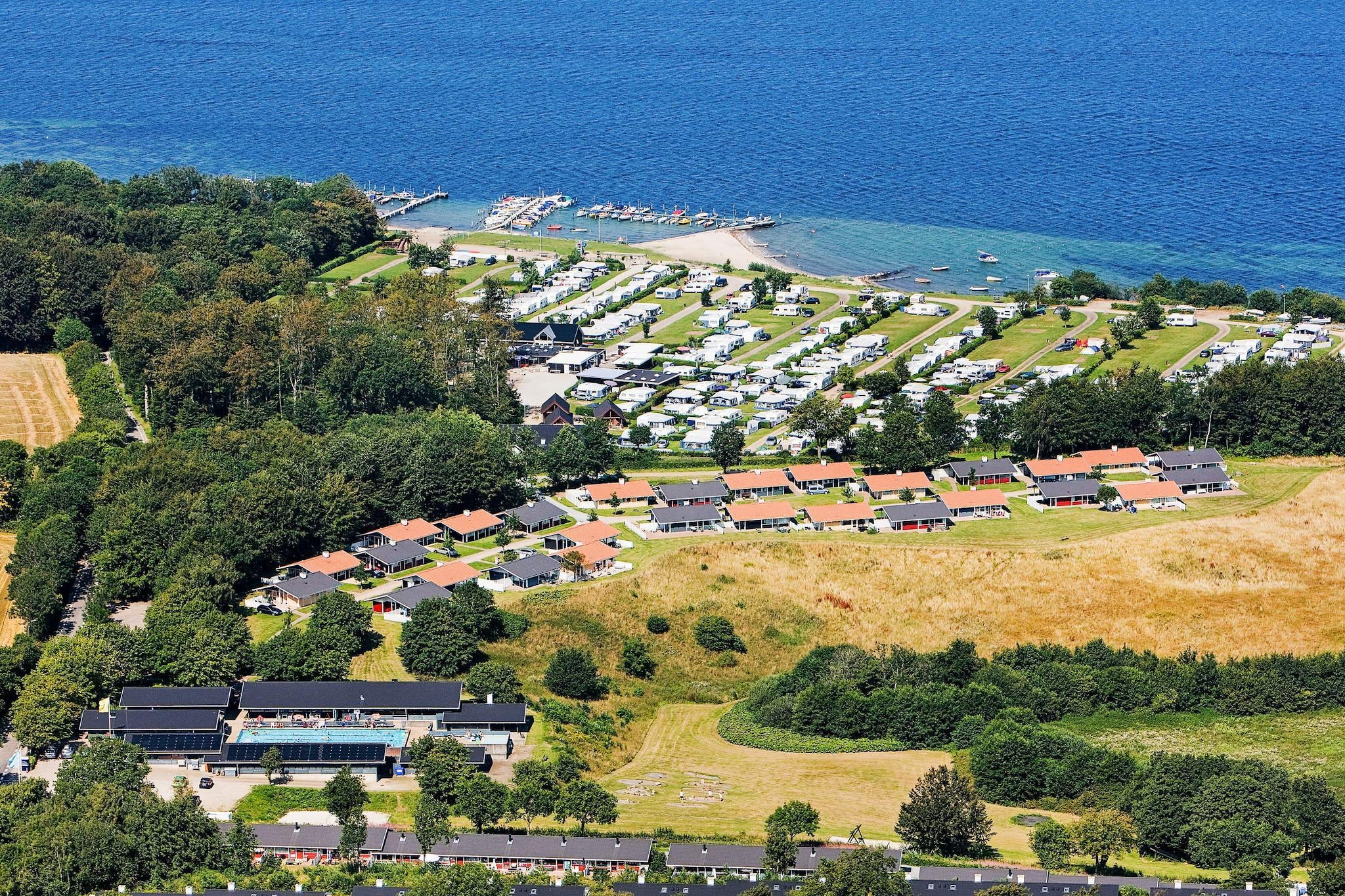 3 room w/seaview,House