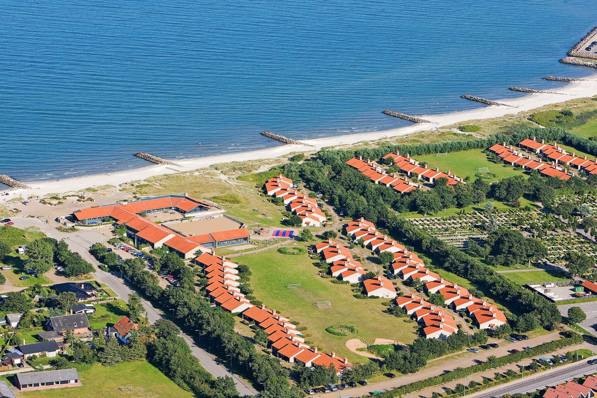 3 room,w/partially seaview