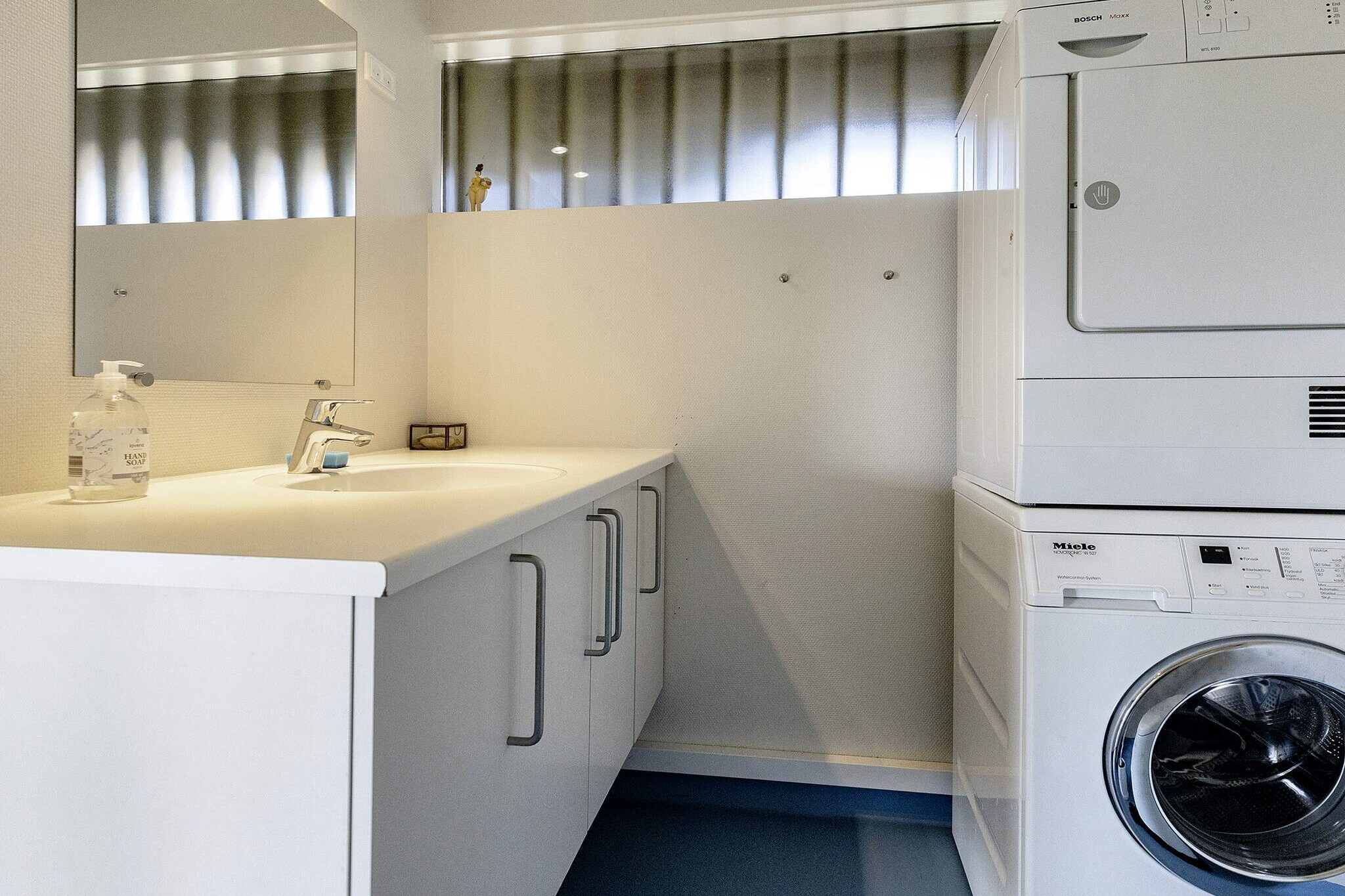 2 room,Premium-Indoor