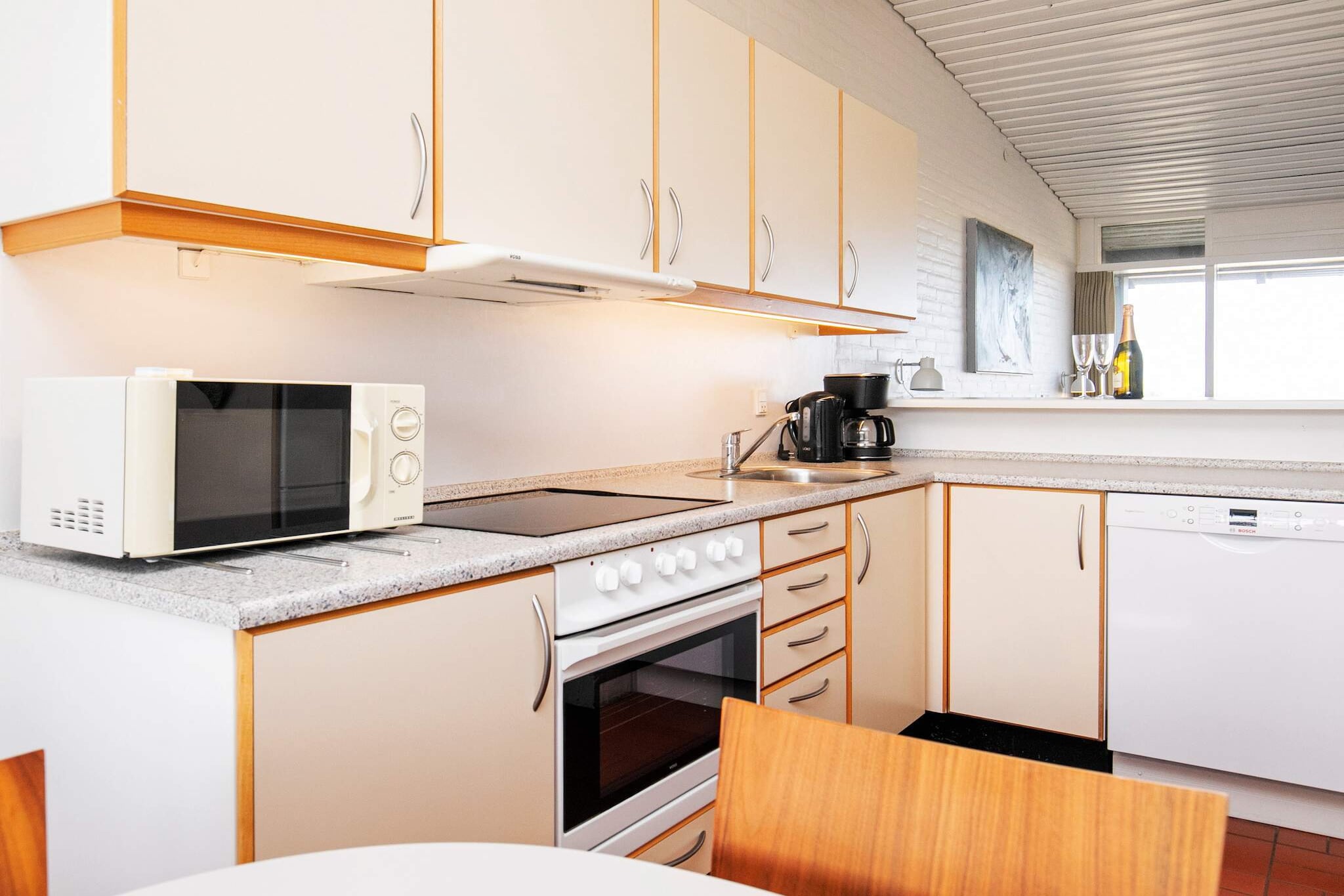 3 room w/seaview - Binnen