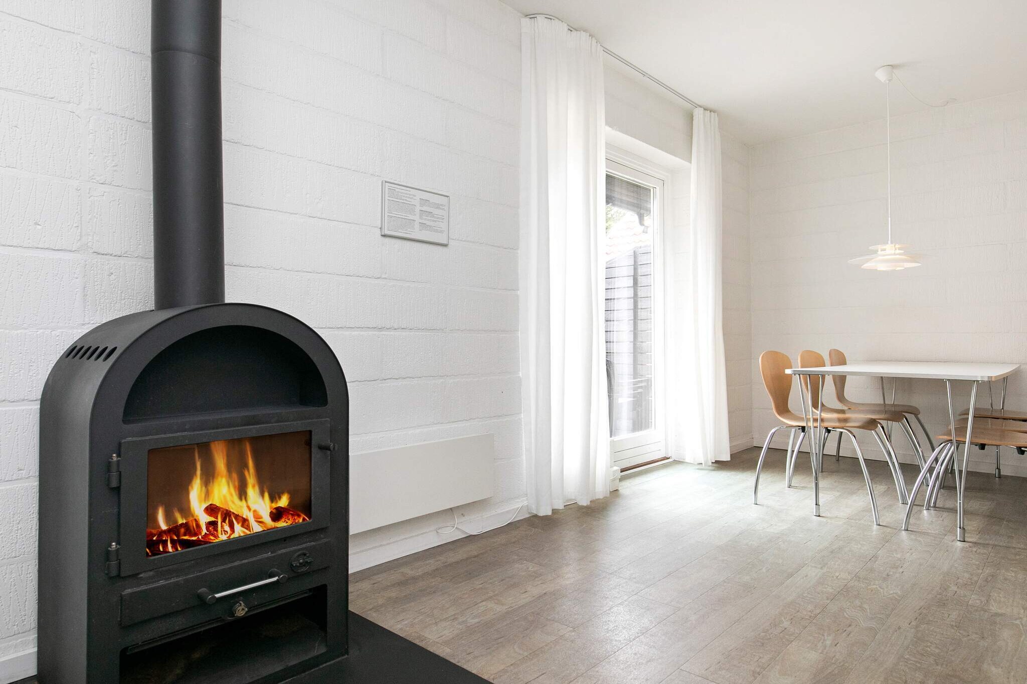 4 room, - Indoor