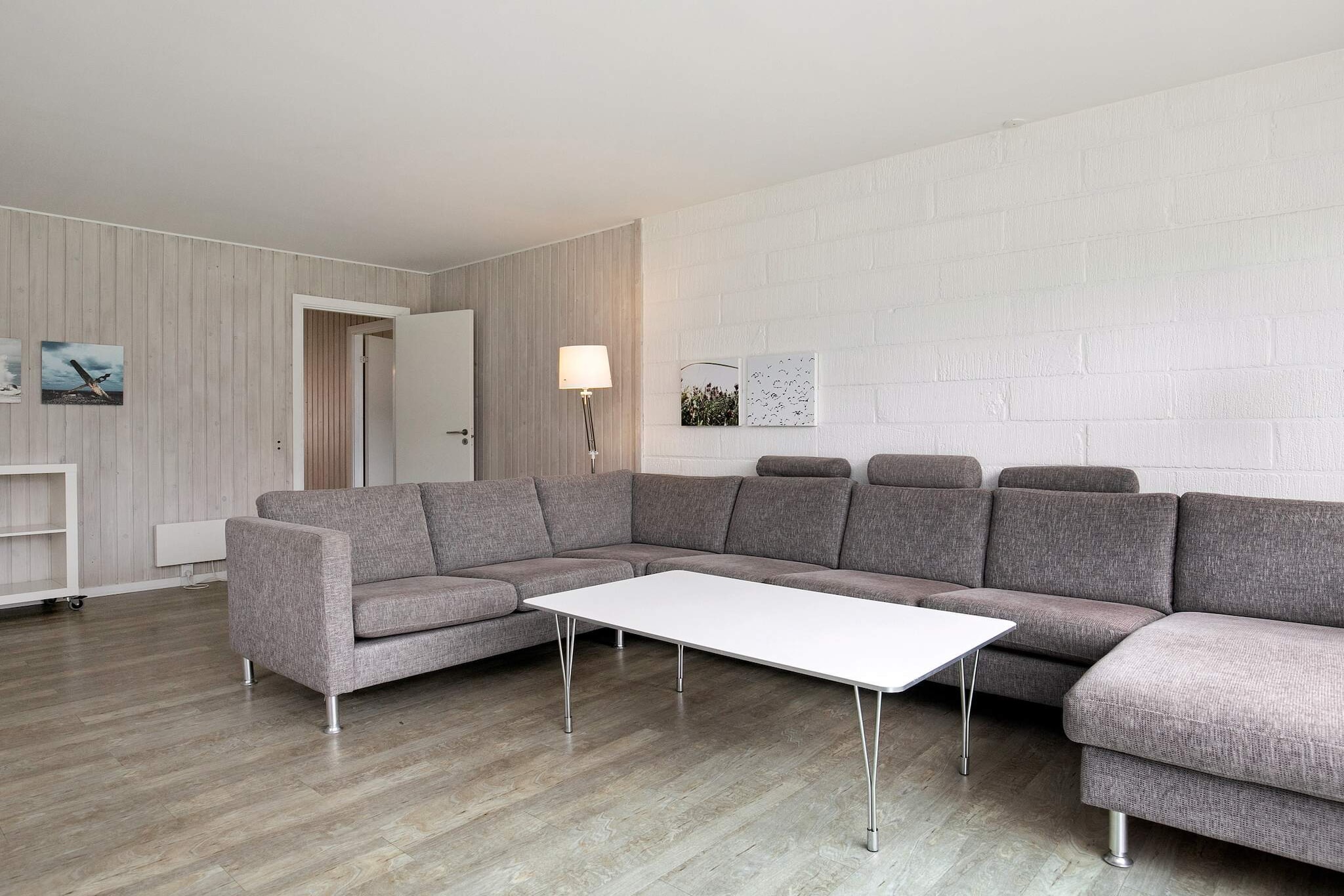 4 room, - Indoor