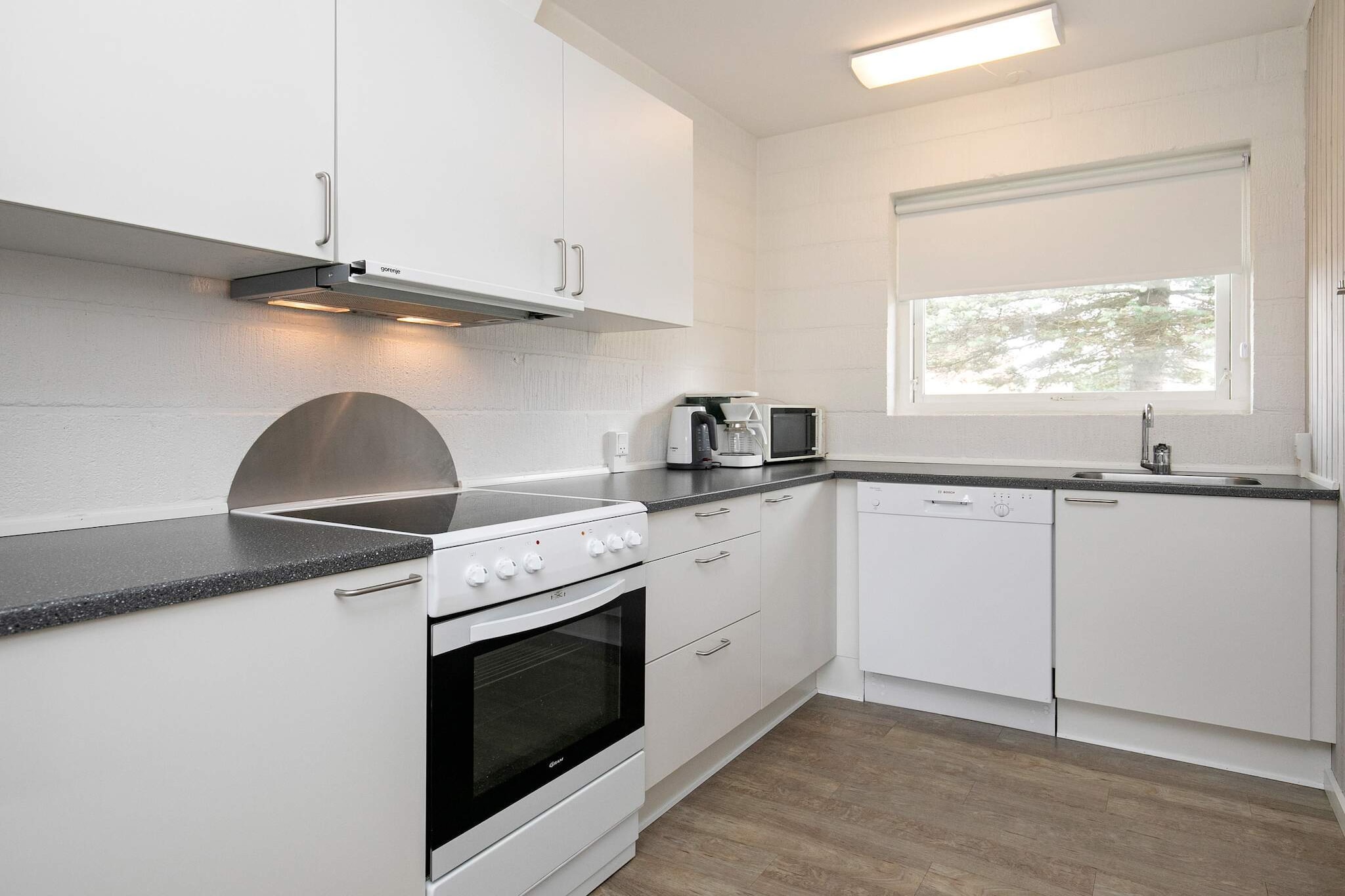 4 room, - Indoor