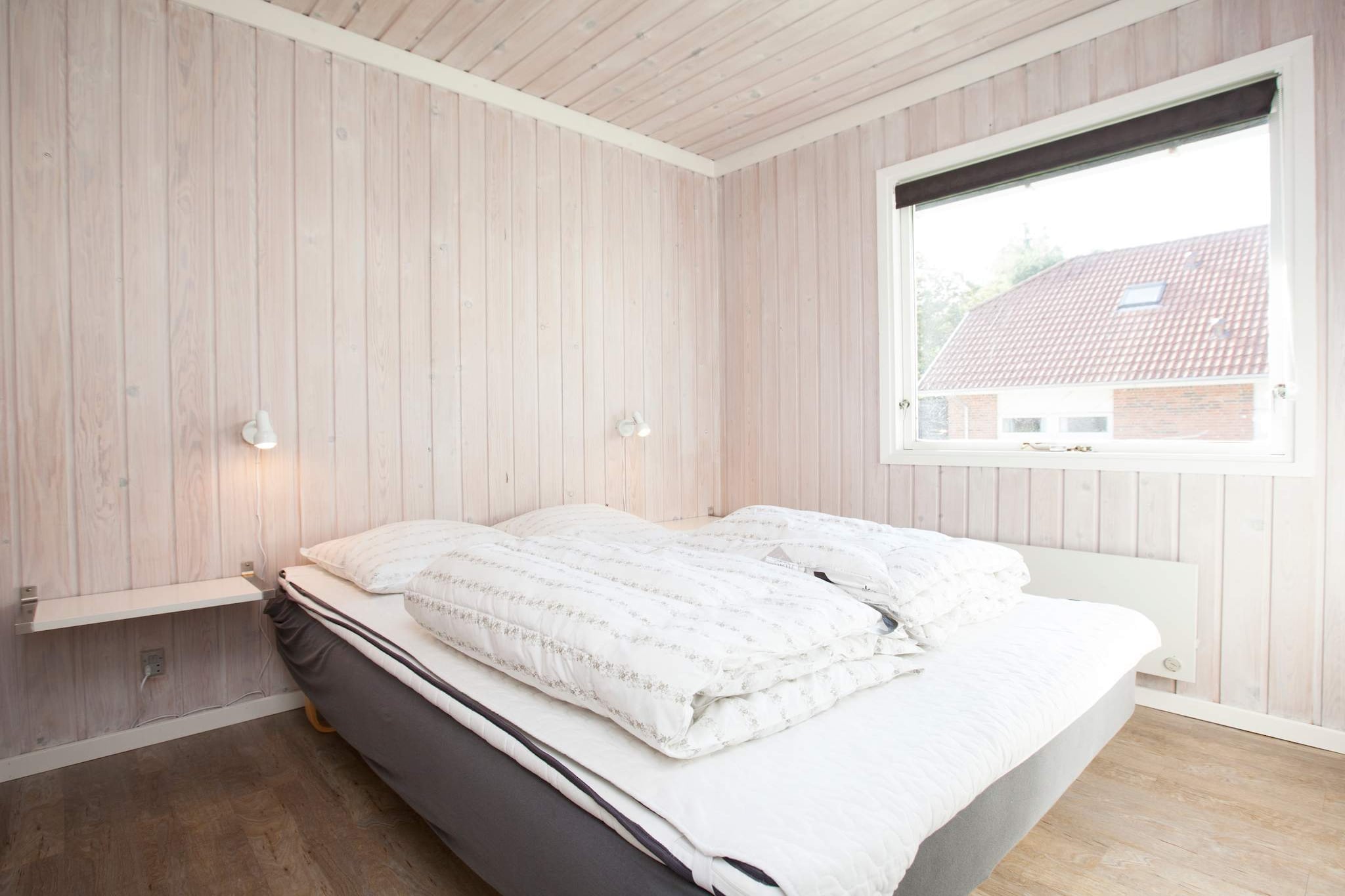 4 room, - Indoor