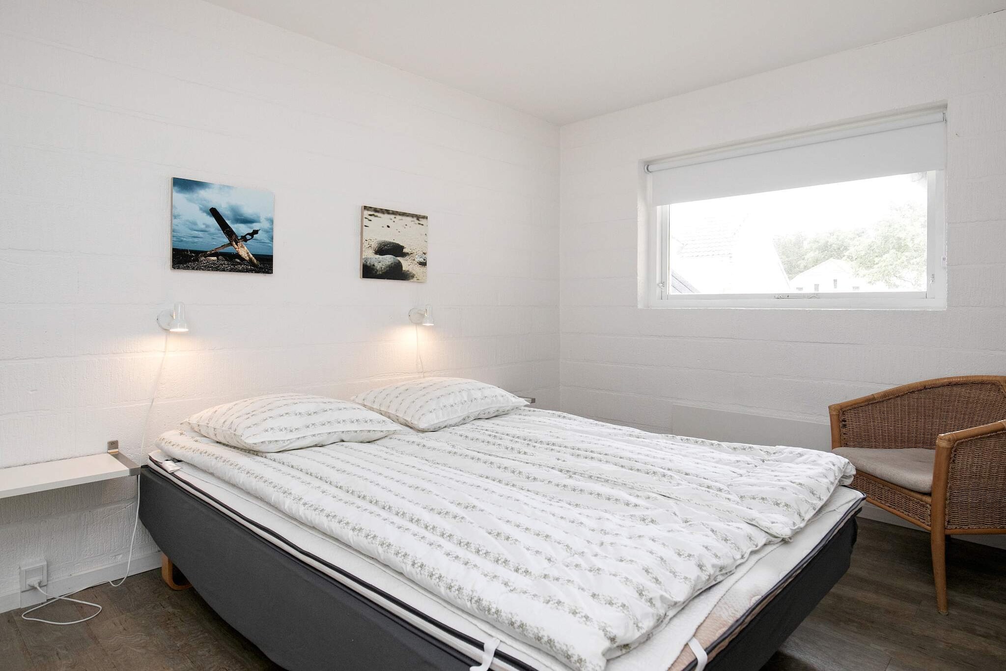 4 room, - Indoor