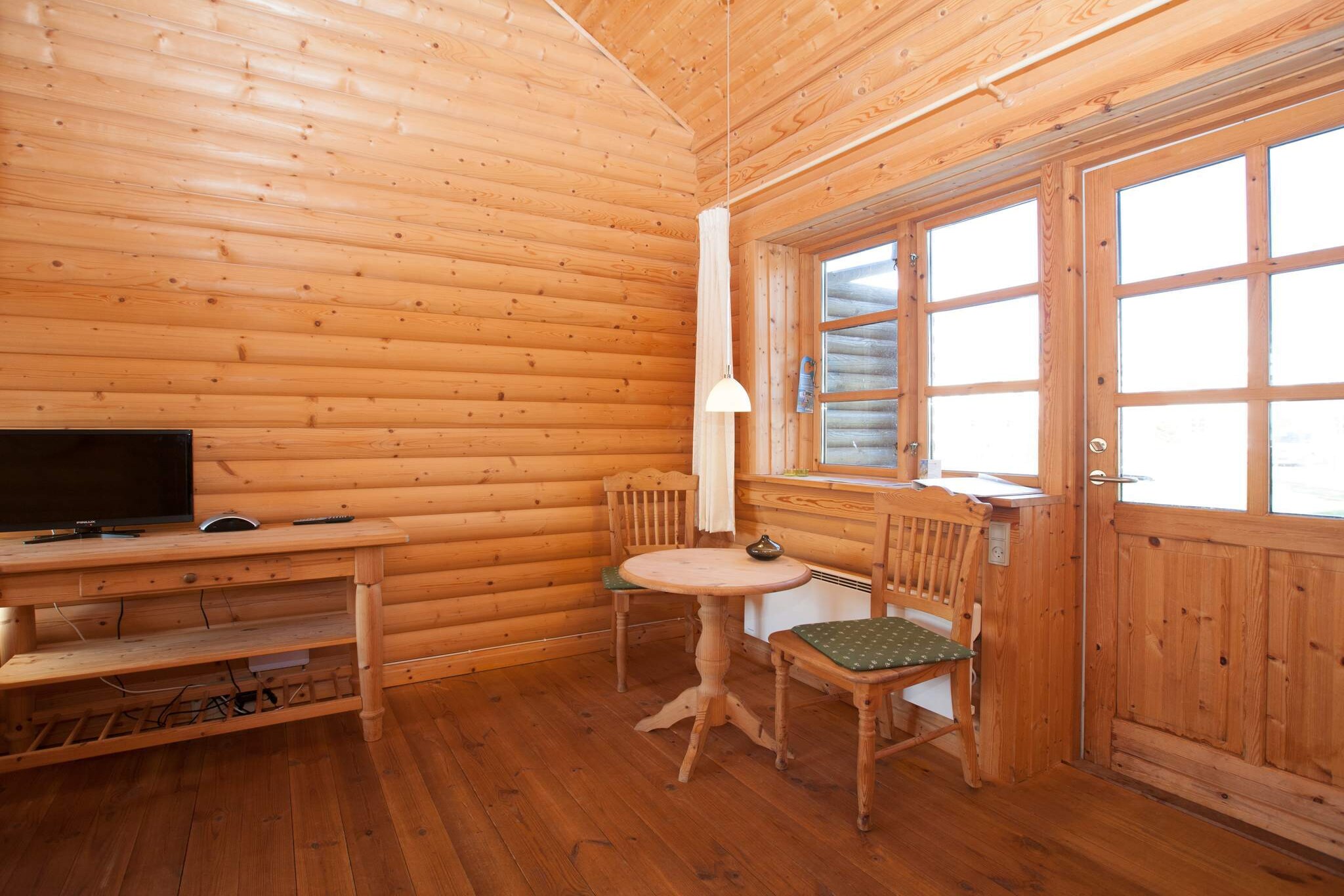 1 room,attached house - Indoor