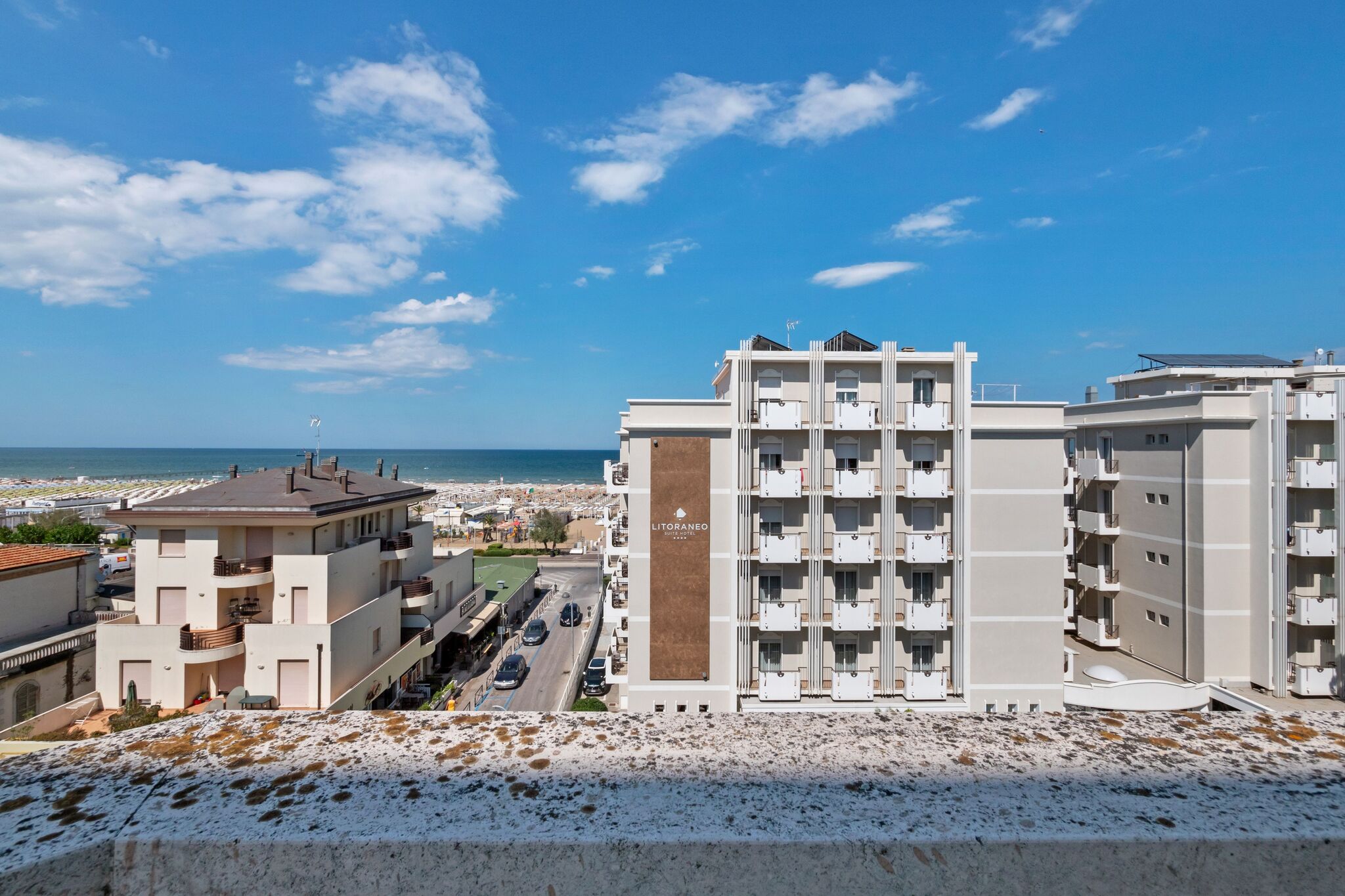 Residence, at only 50 meters from the beach and the sea, at Marina Centro.