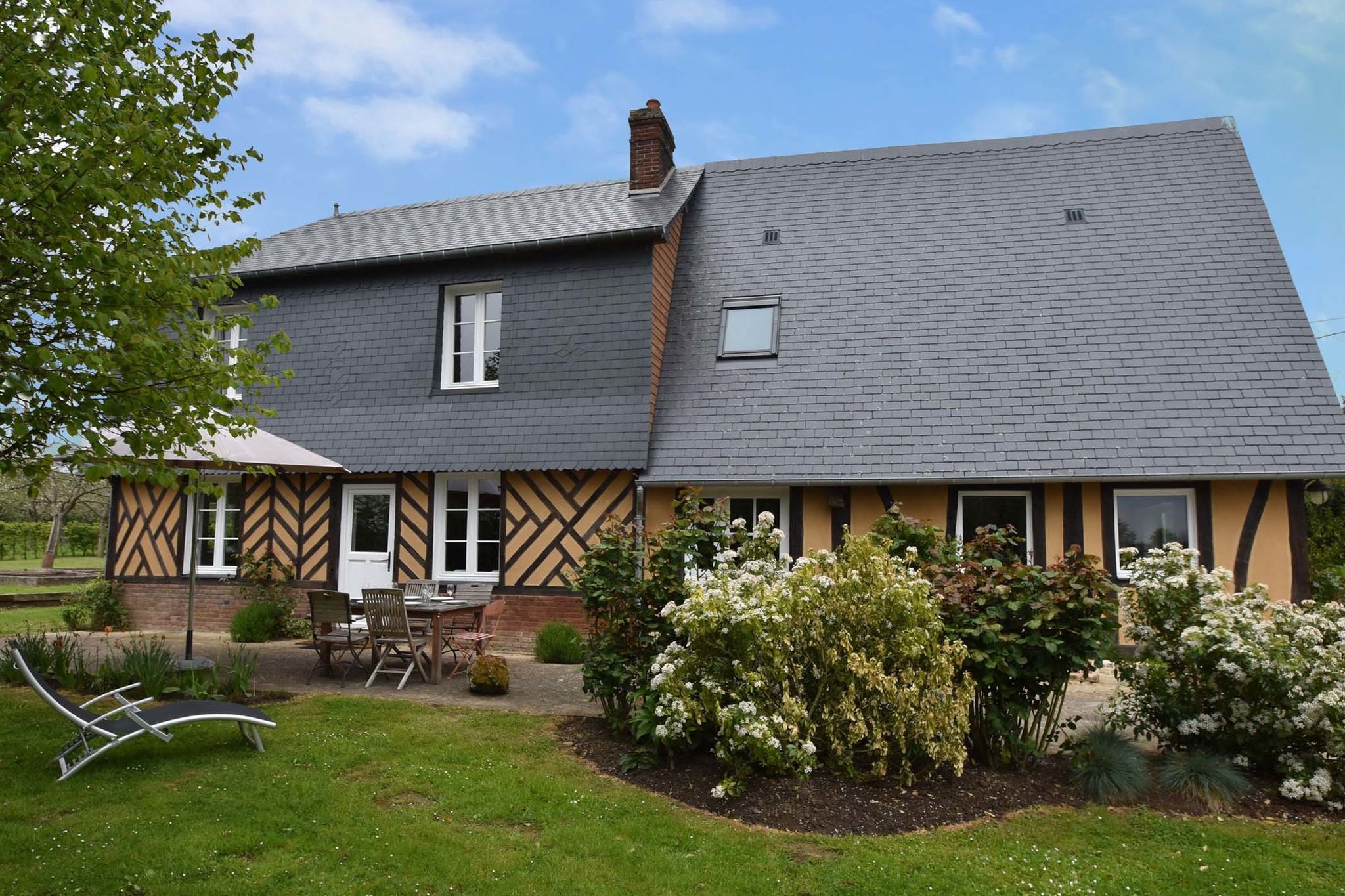 Stunning Normandy holiday home with large garden in peaceful setting