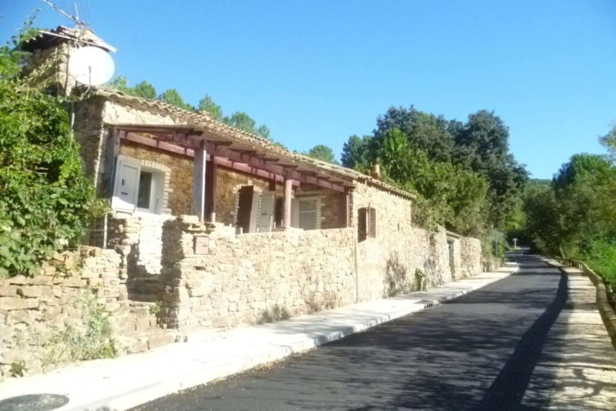 Hidden in the peaceful countryside of Saint-Sébastien-d'Aigrefeuille, this charming holiday home offers space, comfort, and the soothing rhythm of nature. Designed for up to 6 guests, it features a private pool, leafy outdoor spaces, and warm, welcoming interiors — the perfect setting for slow mornings, outdoor meals, and quiet evenings under the Cévennes sky.

Inside, the open kitchen is fully equipped for home-cooked feasts, while the cozy living and dining area invites you to relax with a smart TV and soft seating. The ground floor includes two comfortable bedrooms with double beds and a modern bathroom with a washing machine. Upstairs, a third bedroom with two single beds and an additional bathroom offers privacy and flexibility for families or friends. Air conditioning, a roofed terrace, a fenced garden, sun loungers, and a private 8×4 m pool complete the picture of effortless holiday living. A table tennis table promises cheerful afternoon matches.

Set in a rural area by the river, this location is a dream for nature lovers. The magnificent Cévennes National Park and the historic Chemin de Régordane invite long walks, scenic exploration, and endless outdoor adventure. For culture seekers, the Musée du Désert and the Pierre André Benoit Museum offer fascinating insight into local history. Families will love the famous Bamboo Garden and the Cévennes Steam Train from Anduze. Nearby waterways are perfect for rafting, fishing, or quiet moments by the shore, while the surrounding hills offer opportunities for caving, hunting, and discovering the raw beauty of southern France at your own pace.