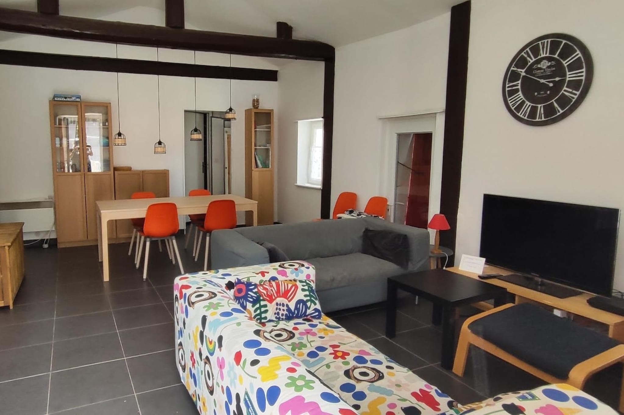 Ground floor: (open kitchen(electric kettle, toaster, cooker(4 ring stoves, gas), coffee machine, oven, microwave, dishwasher, fridge-freezer), Living/diningroom(TV(smart TV), seating area), bedroom(double bed(160 x 200 cm)), bedroom(double bed(140 x 200 cm)), bathroom(shower, washbasin, toilet, washing machine))\n\nOn the 1st floor: (bedroom(single bed(90 x 200 cm), single bed(90 x 200 cm)), bathroom(shower, washbasin, toilet))\n\nair conditioning, terrace(roofed), terrace, garden(fenced), sun loungers, parking, swimming pool(private,  8 x  4 m.), table tennis table