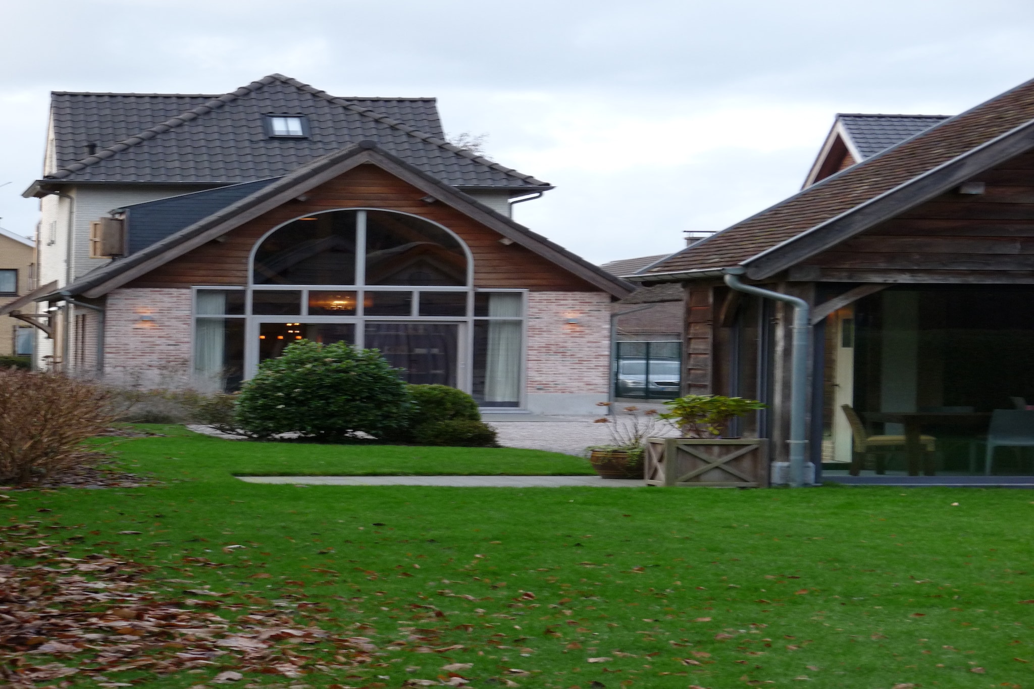 Maison à Aalter avec grand jardin dans un environnement boisé-Extérieur été