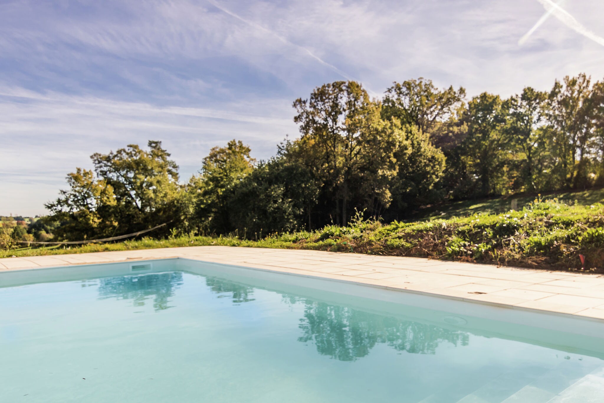 Luxuriöse Villa mit Swimmingpool in Limeyrat, Frankreich