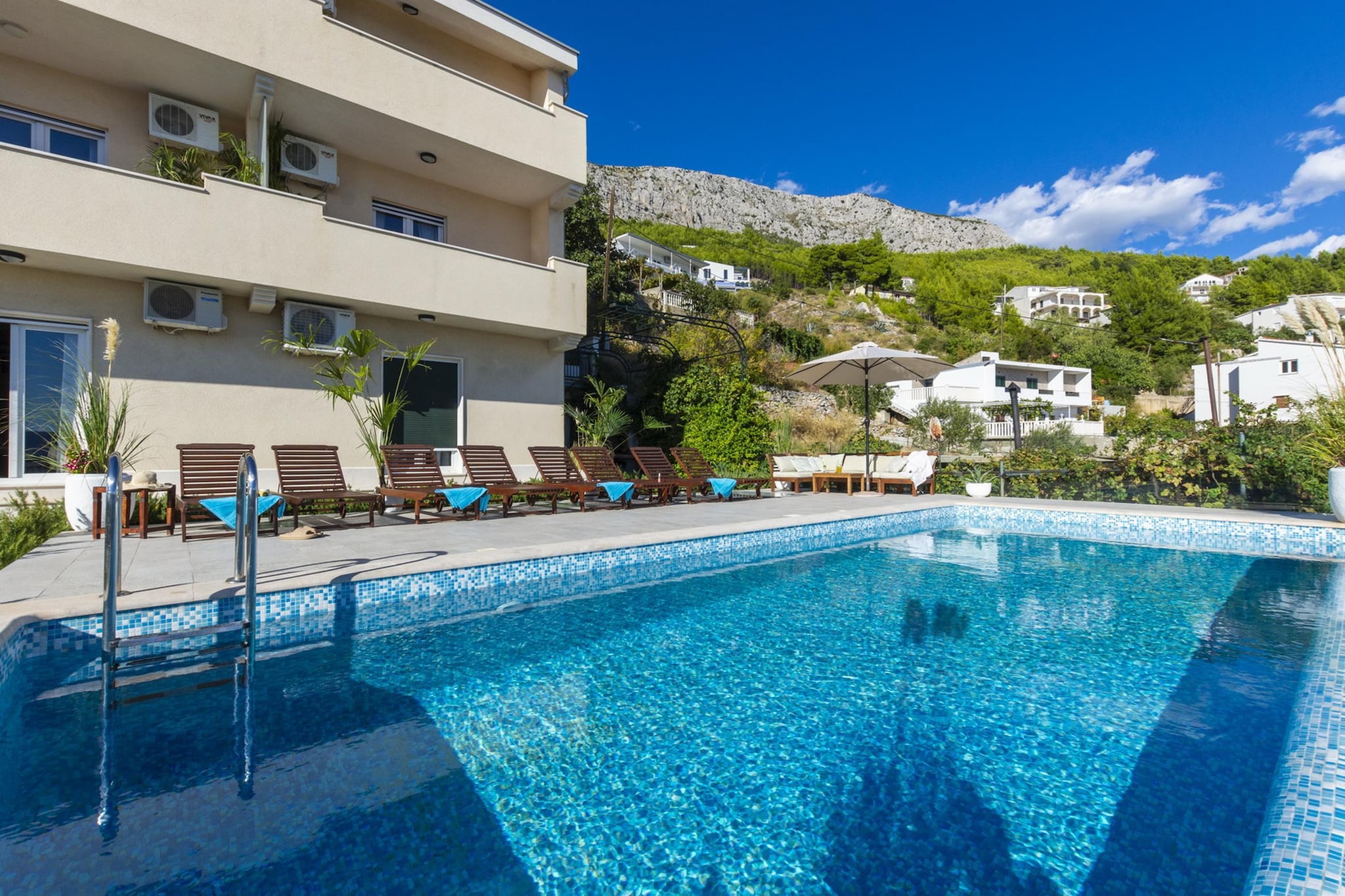 Shared pool apartment David - first floor - Zwembad